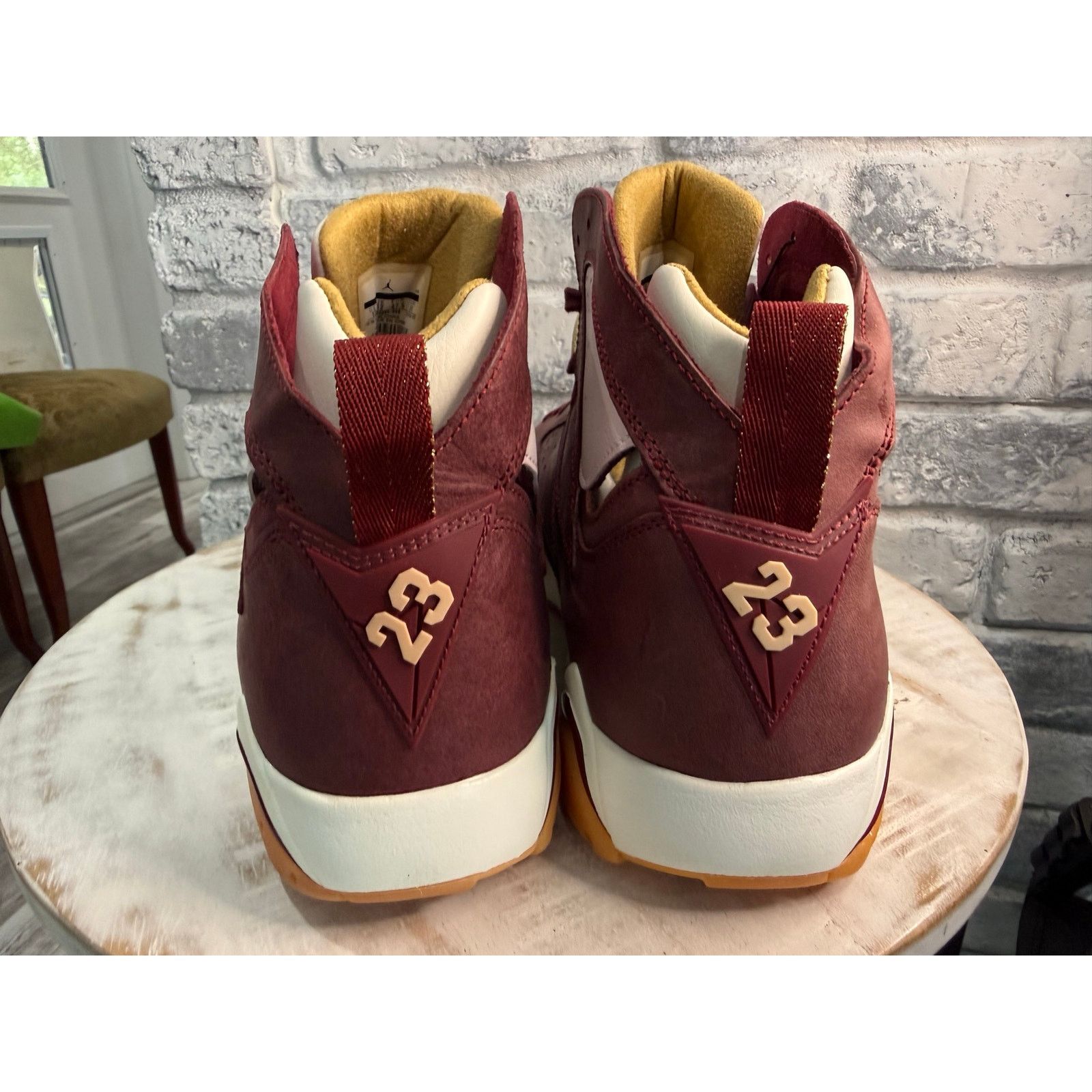 Jordan Brand Jordan 6 Retro Cigar Size 13 DS 384664-250 Size 13 Size US 13 / EU 46 - 4 Thumbnail