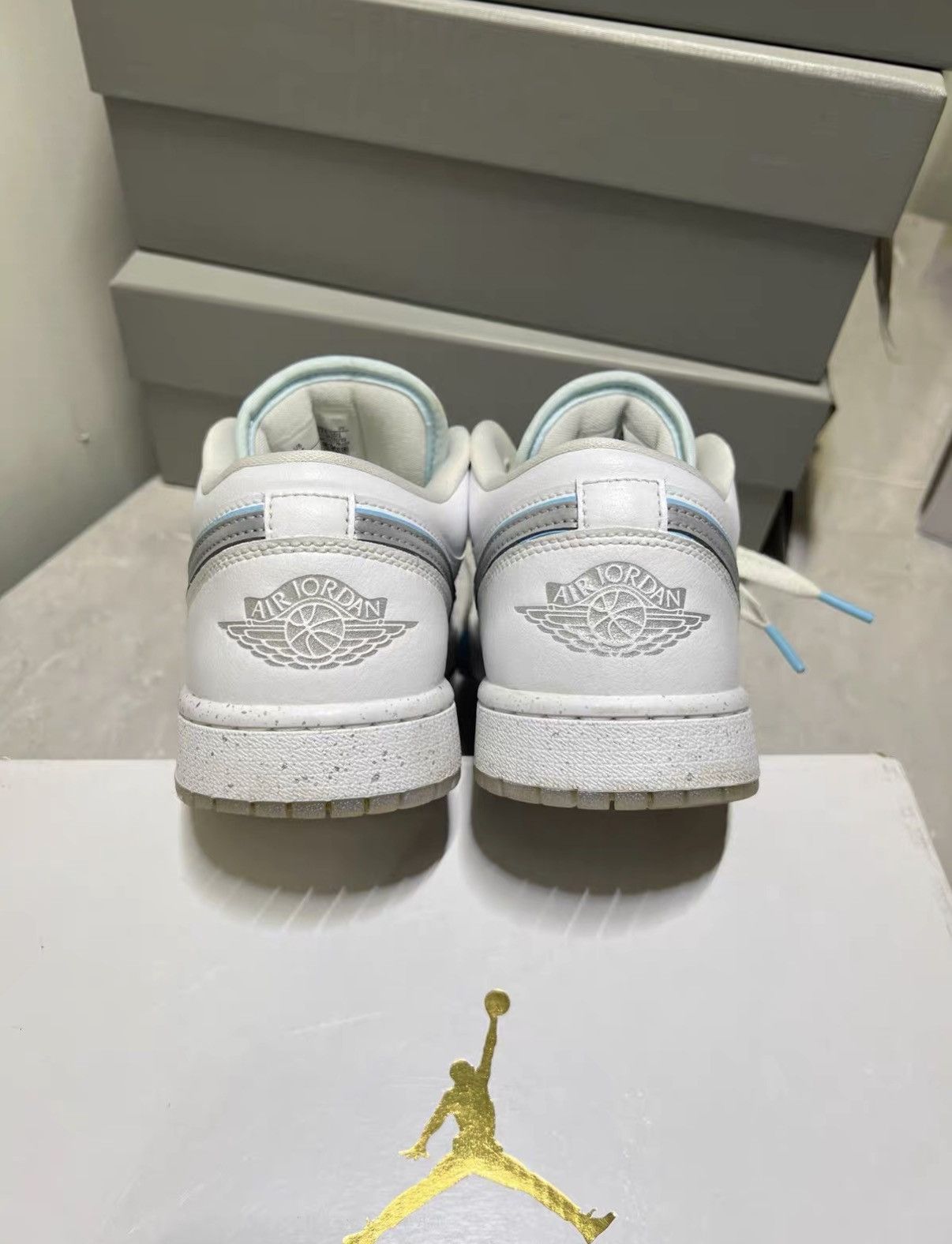Jordan Brand Air Jordan 1 Silver White with Reflective Swoosh J42 Size US 9.5 / IT 39.5 - 5 Thumbnail