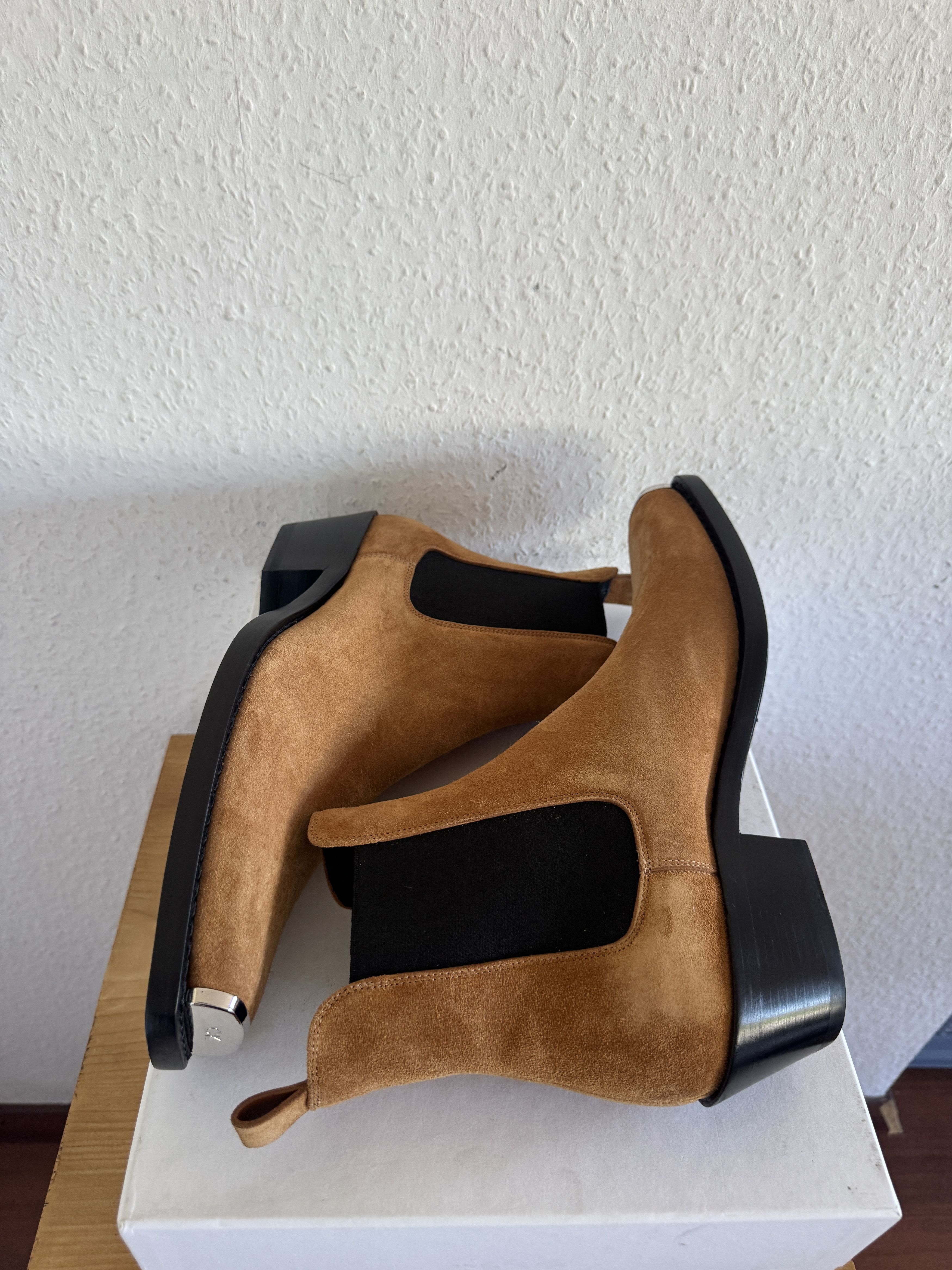 Calvin Klein 205W39NYC Walnut Suede Chelsea Boot Size US 11 / EU 44 - 8 Thumbnail