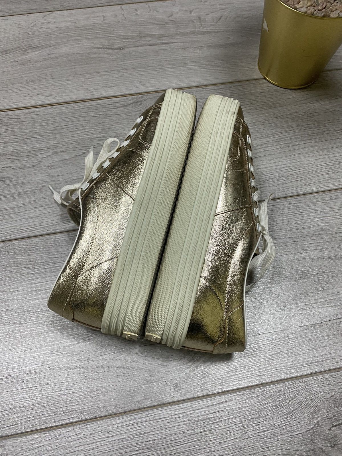 Saint Laurent Paris Saint Laurent Paris metallic platinum court leather sneakers Size US 10 / IT 40 - 9 Thumbnail
