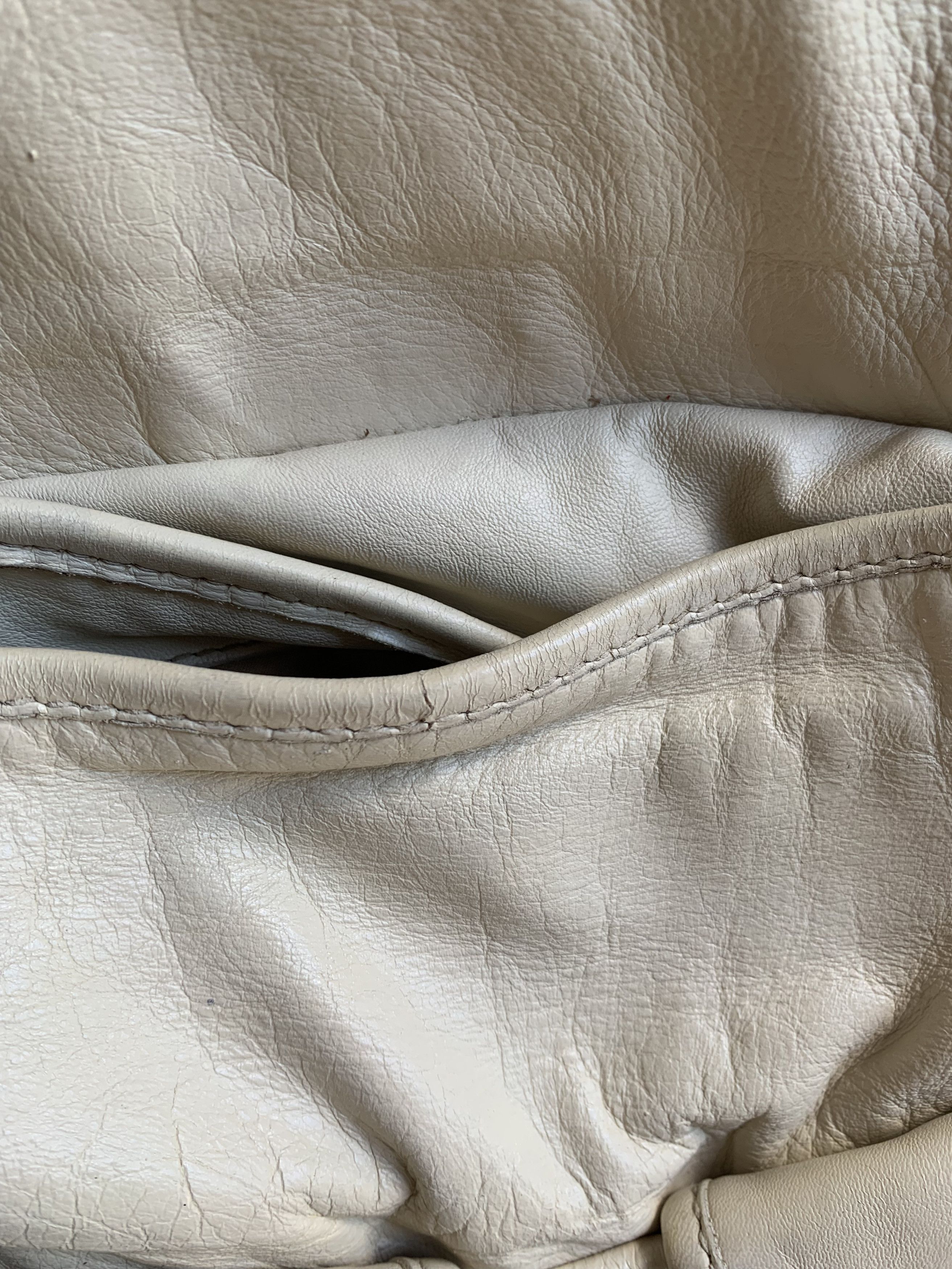 Miu Miu Miu Miu Matelassé Coffer 2 Ways Bag White Size ONE SIZE - 12 Thumbnail