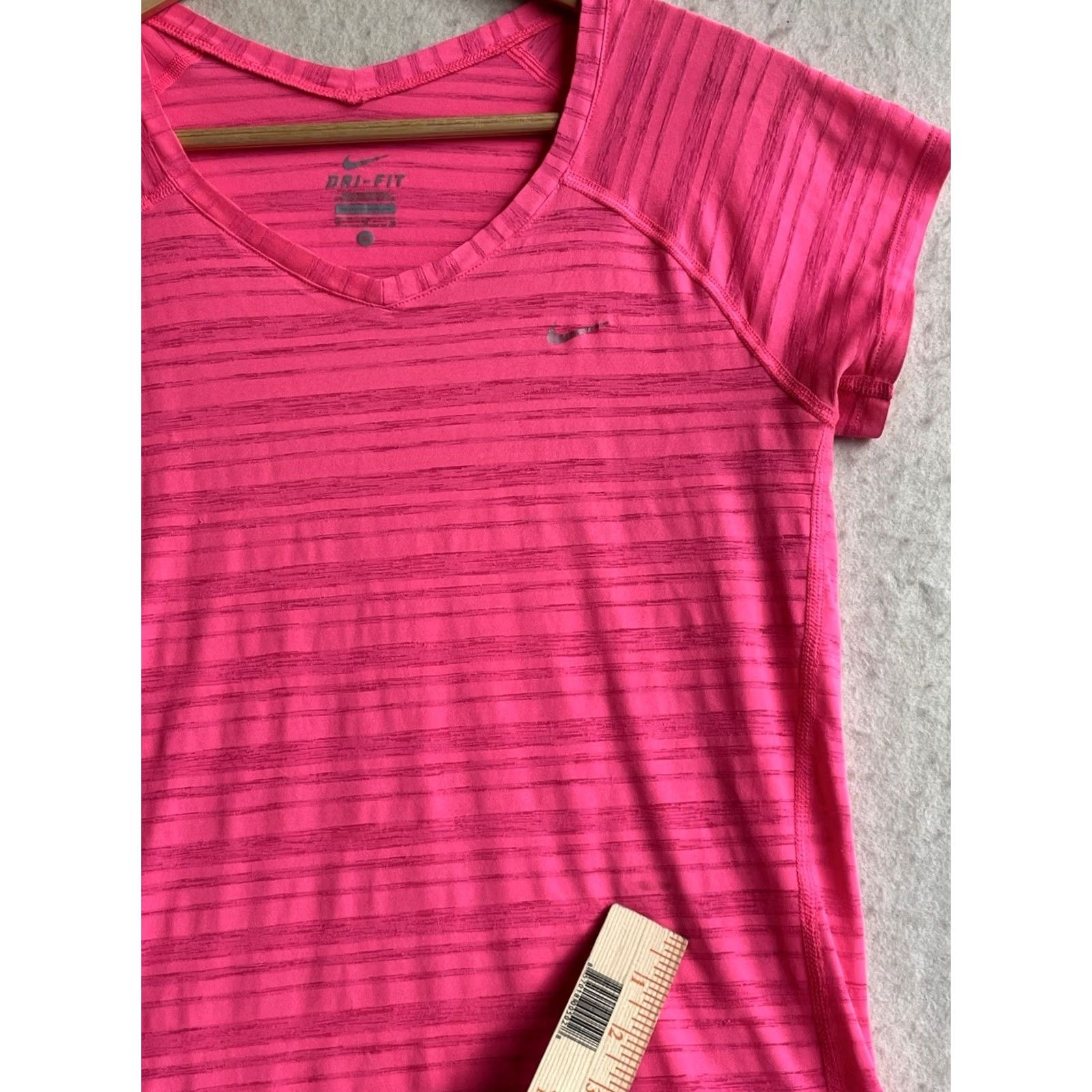 Nike Nike Dri-Fit T-Shirt M Pink Striped V-Neck Short Sleeve Women Shirts Regular 100% Polyester Casual Activewear Womens Nike Dri-Fit Size M / US 6-8 / IT 42-44 - 6 Thumbnail