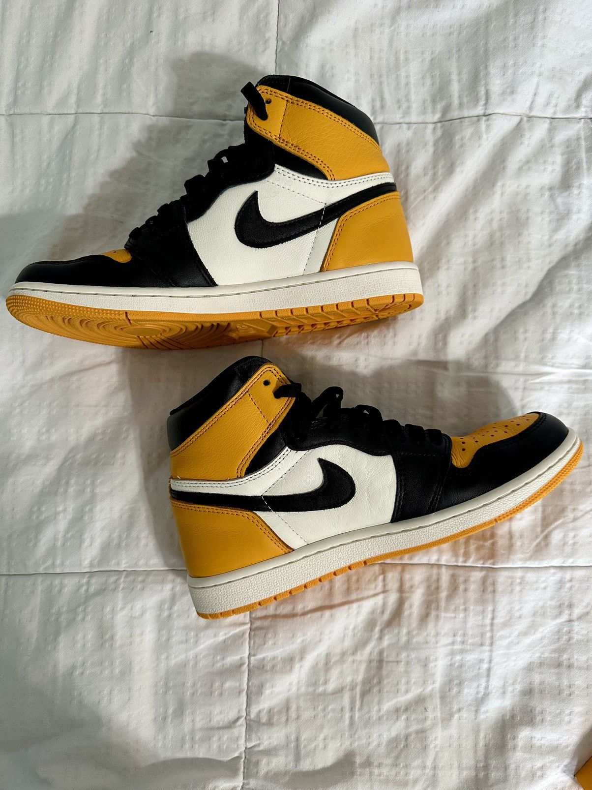Jordan Brand Air Jordan 1 Retro High OG Taxi Size US 8.5 / EU 41-42 - 4 Thumbnail