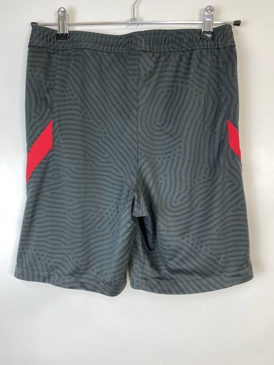 Nike LIVERPOOL TRAINING FOOTBALL SOCCER SHORTS NIKE Sz S Size US 30 / EU 46 - 3 Thumbnail