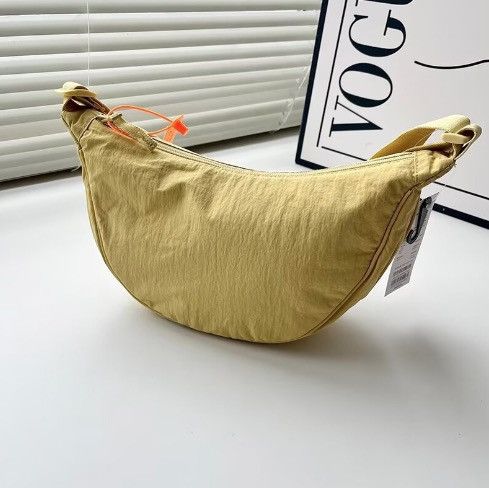Japanese Brand Huskycat lightweight underarm dumpling bag Size ONE SIZE - 7 Thumbnail
