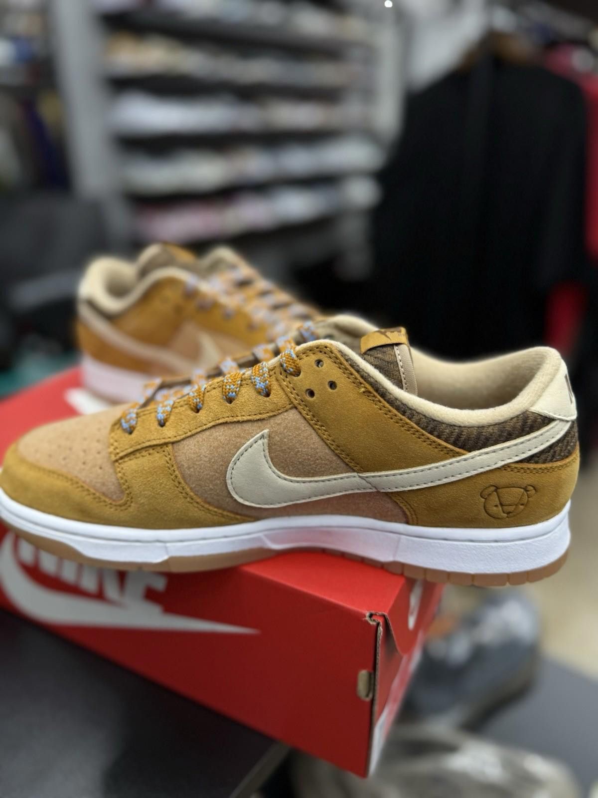 Nike Nike Dunk Low 'Teddy Bear' DZ5350-288 10 Brand New Size US 10 / EU 43 - 5 Thumbnail
