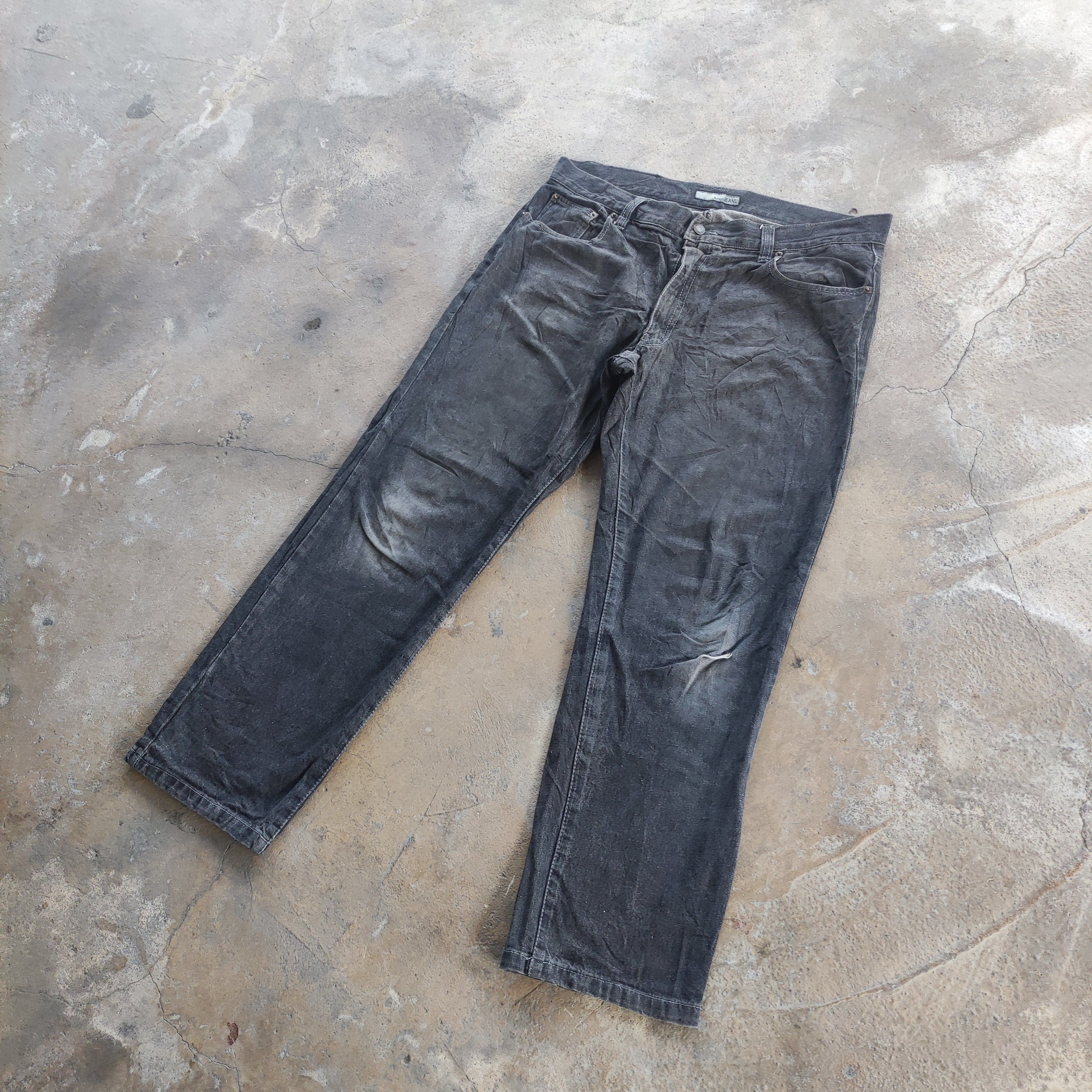 Japanese Brand Vintage Japanese Basic Jeans Brand Baggy Jeans Faded pants Size US 38 / EU 54 - 2 Thumbnail