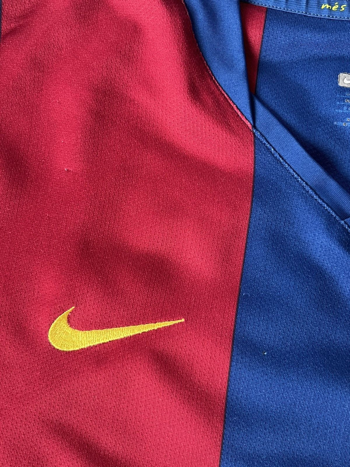 Nike Vintage Jersey FC.Barcelona UNICEF Size US XL / EU 56 / 4 - 7 Thumbnail