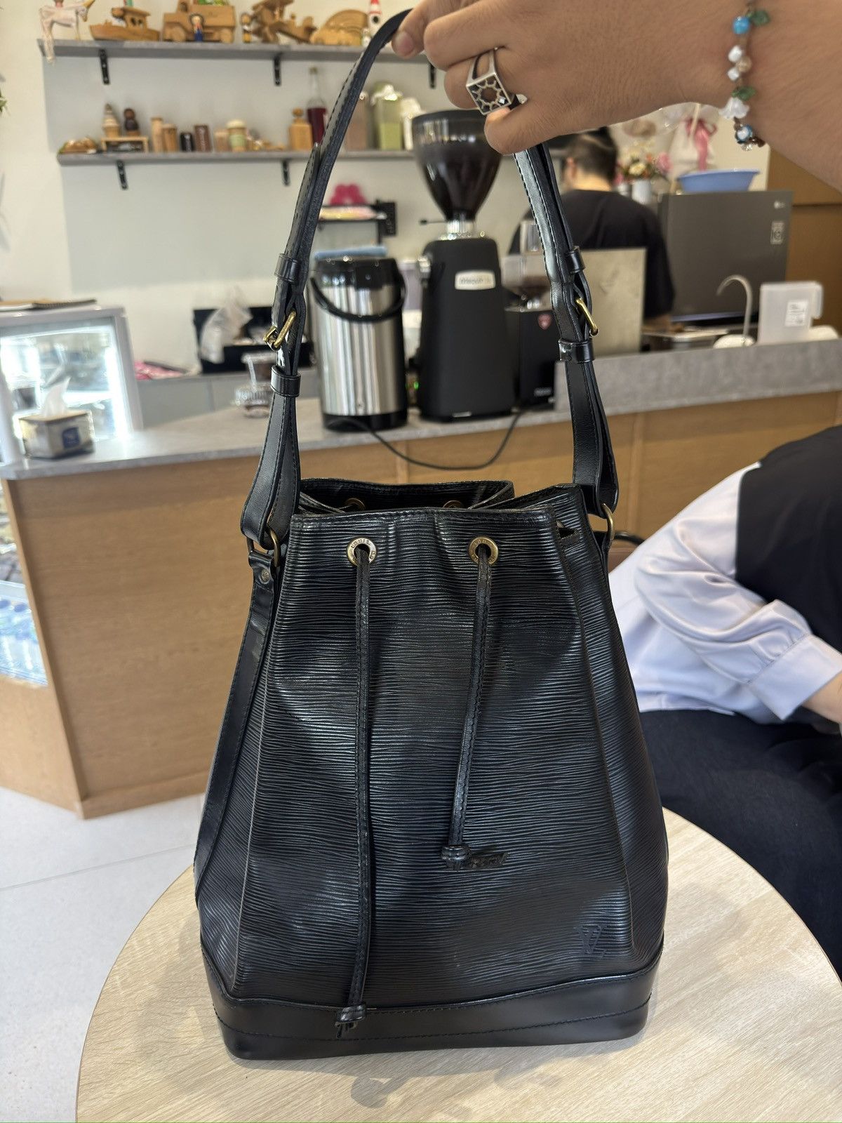 Louis Vuitton Louis Vuitton Vintage Epi Noe GM Bucket Bag Size ONE SIZE - 1 Thumbnail