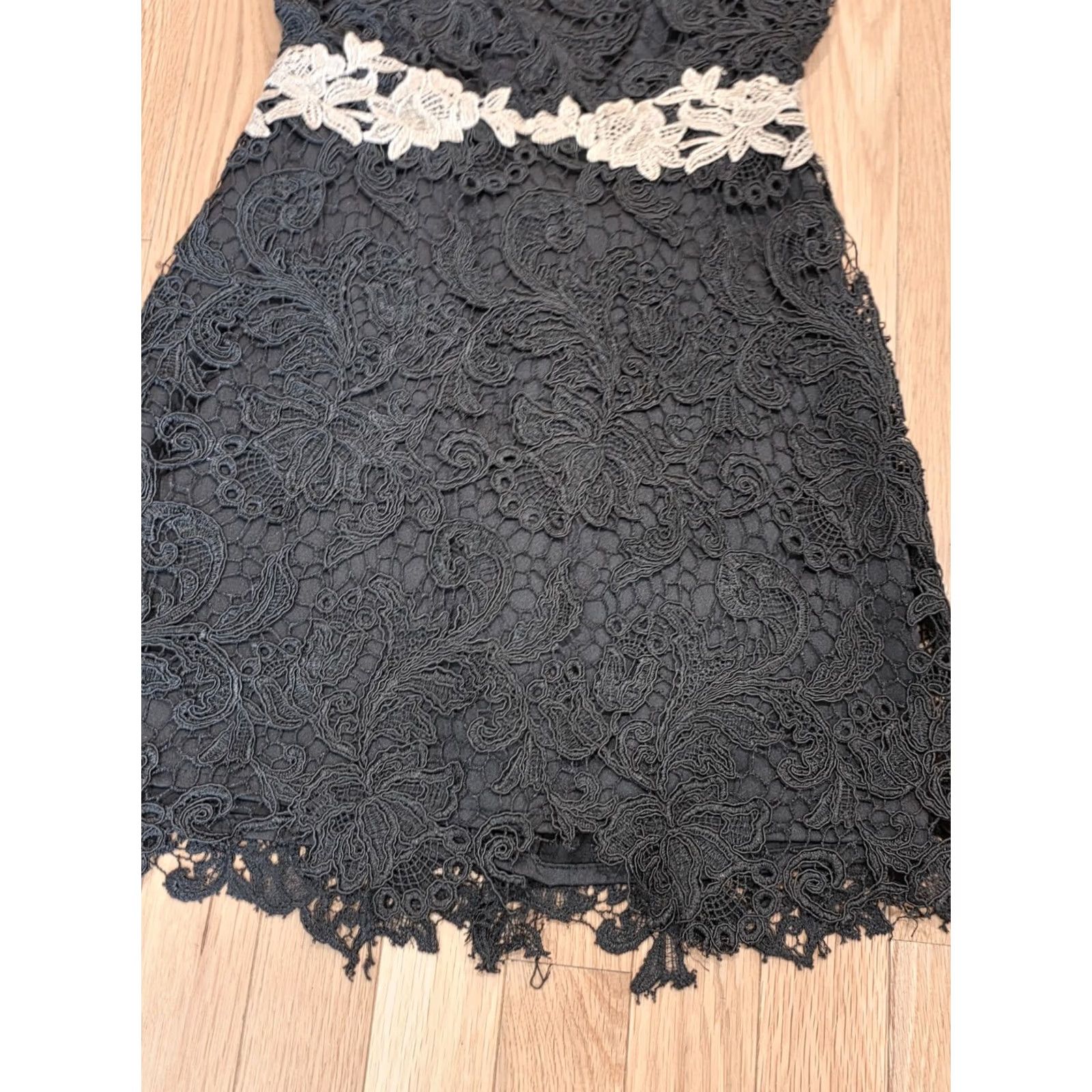 Vintage Heaven Mini Dress Women's XS Black Cutout Back Floral Lace Sleeveless Round Neck Party Cocktail Size XS / US 0-2 / IT 36-38 - 4 Thumbnail