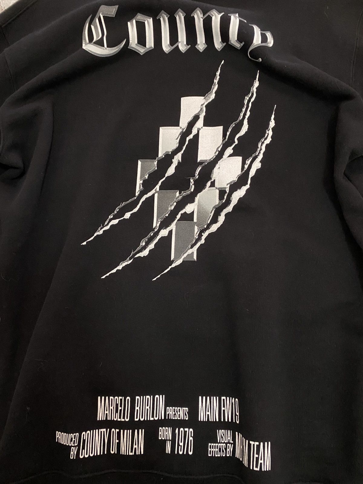 Marcelo Burlon Marcelo Burlon cinematic crewneck, size M/48, never worn Size US M / EU 48-50 / 2 - 6 Thumbnail