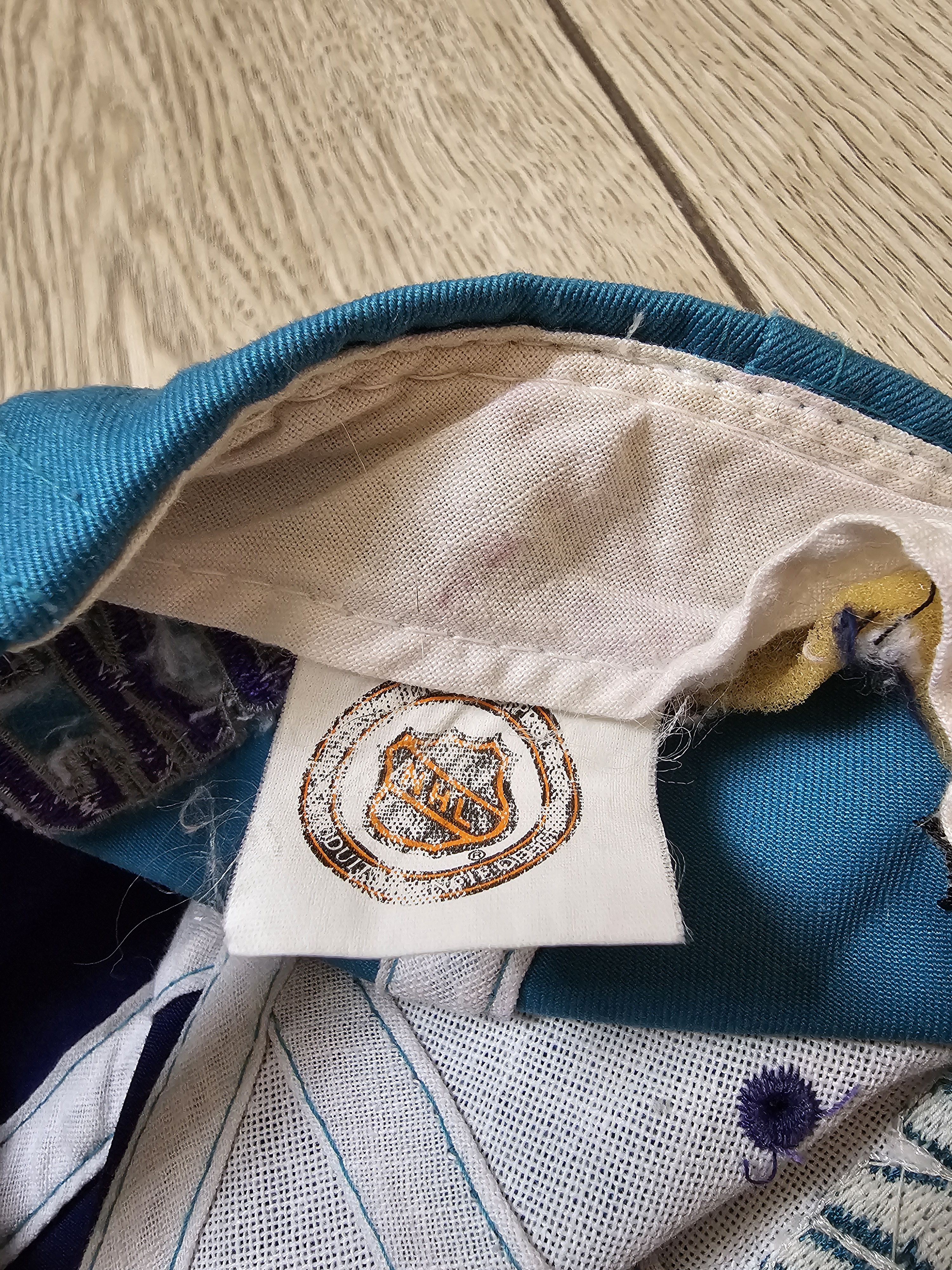 NHL ANAHEIM MIGHTY DUCKS VINTAGE CAP 90s HOCKEY VINTAGE CAP 90S Size ONE SIZE - 10 Thumbnail