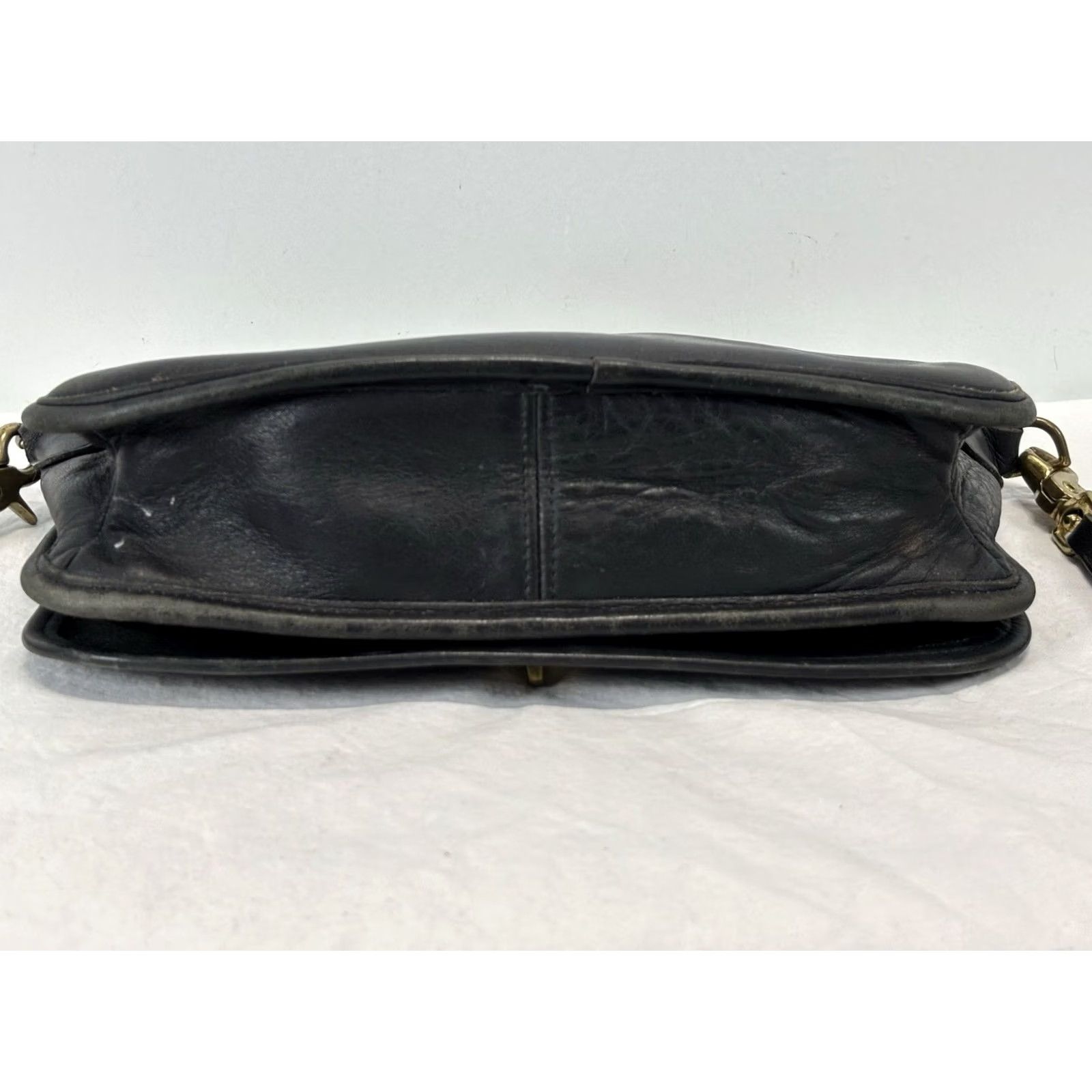 Coach VINTAGE Coach Convertible Clutch 9635 Black Leather Gold Hardware Women Clutch, USA City, Classic, Old Money, Leather, Convertible, Vintage bag, Black Size ONE SIZE - 6 Thumbnail
