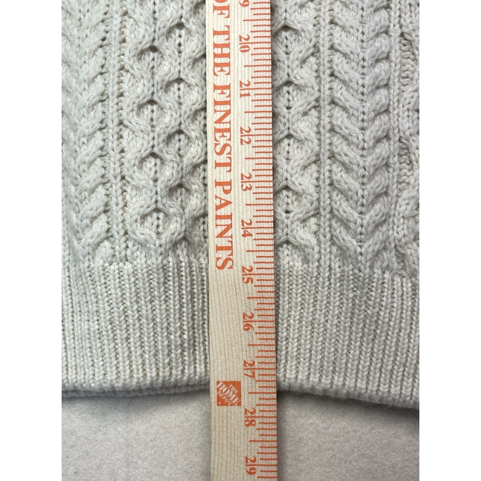 Vintage VINTAGE Ireland's Eye Ivory Cable Knit Fisherman Wool Sweater Women M Crew Neck Pullover See all pics See all Pics Sleeves Stains Mens? Wait. Size M / US 6-8 / IT 42-44 - 4 Thumbnail
