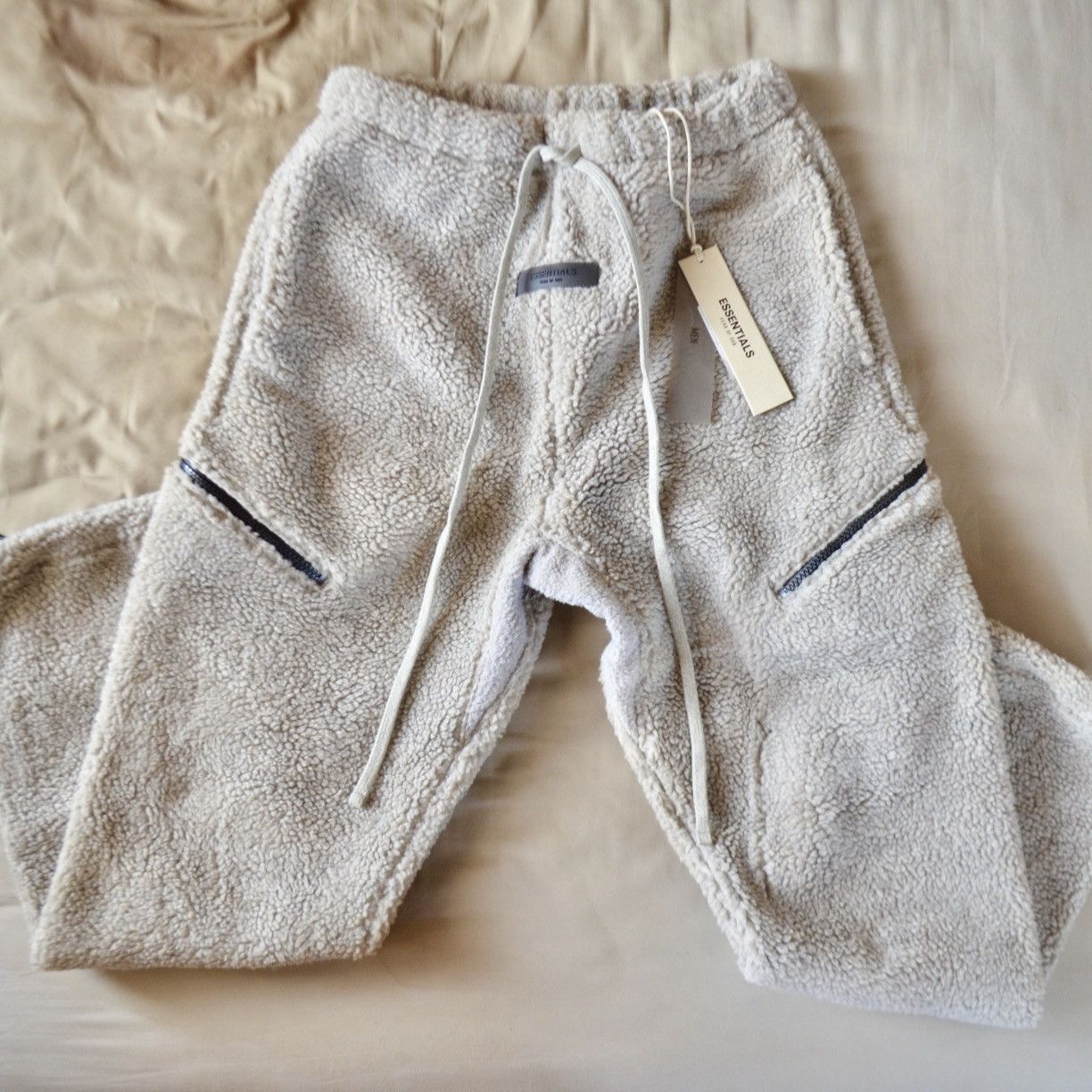 Essentials × Fear of God NEW - XS Fear of God Essentials Polar Fleece Sweatpants Grey Size 26" / US 2 / IT 38 - 1 Thumbnail