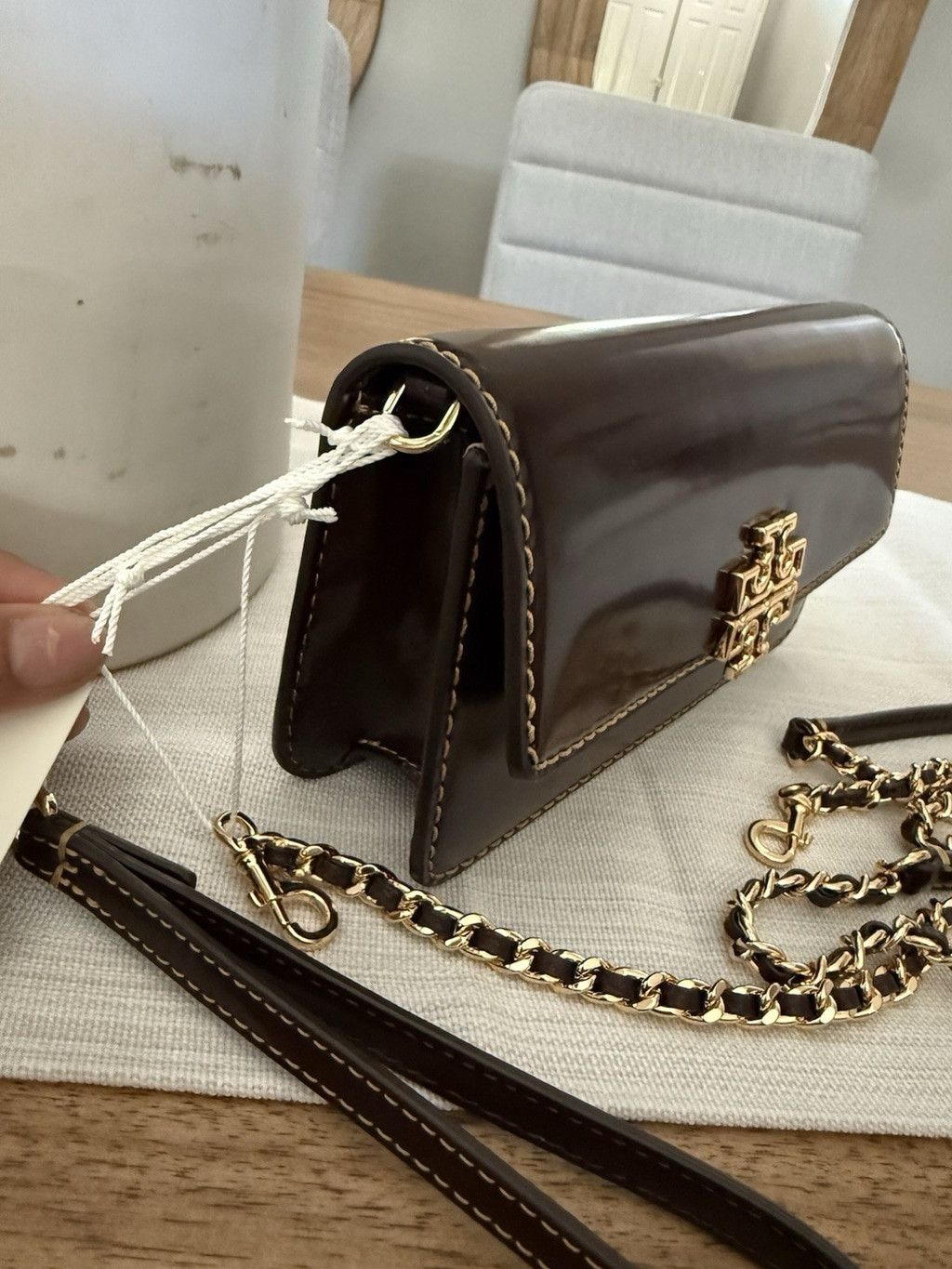 Tory Burch TORY BURCH BRITTEN PATENT CHAIN WALLET W. WRISTLET Size ONE SIZE - 4 Thumbnail