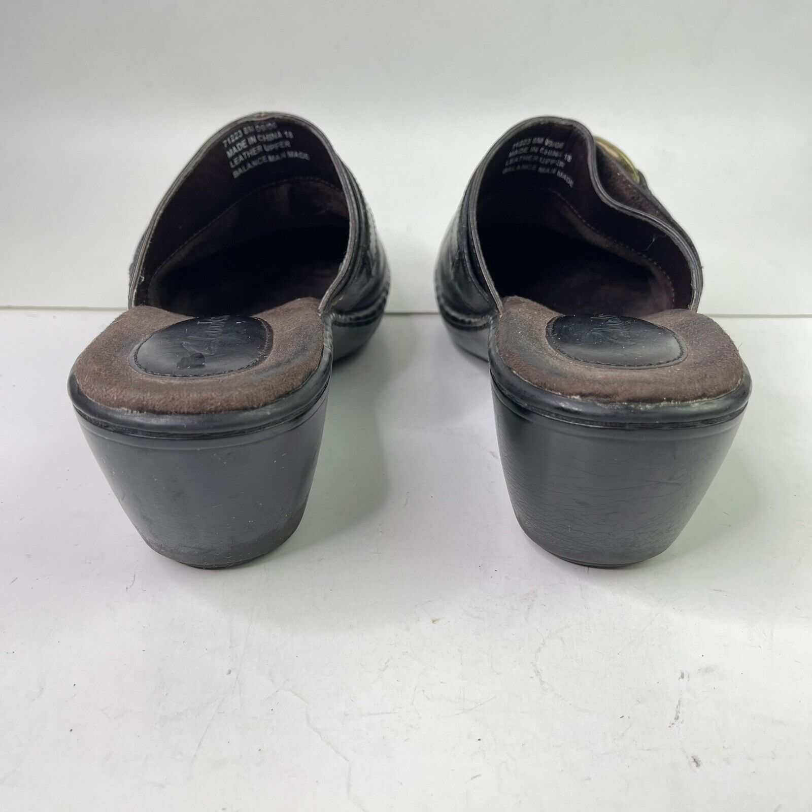 Clarks Clarks Women Clogs Black Comfort Shoes Sz 8 M Heel Leather Size US 8 / IT 38 - 3 Thumbnail