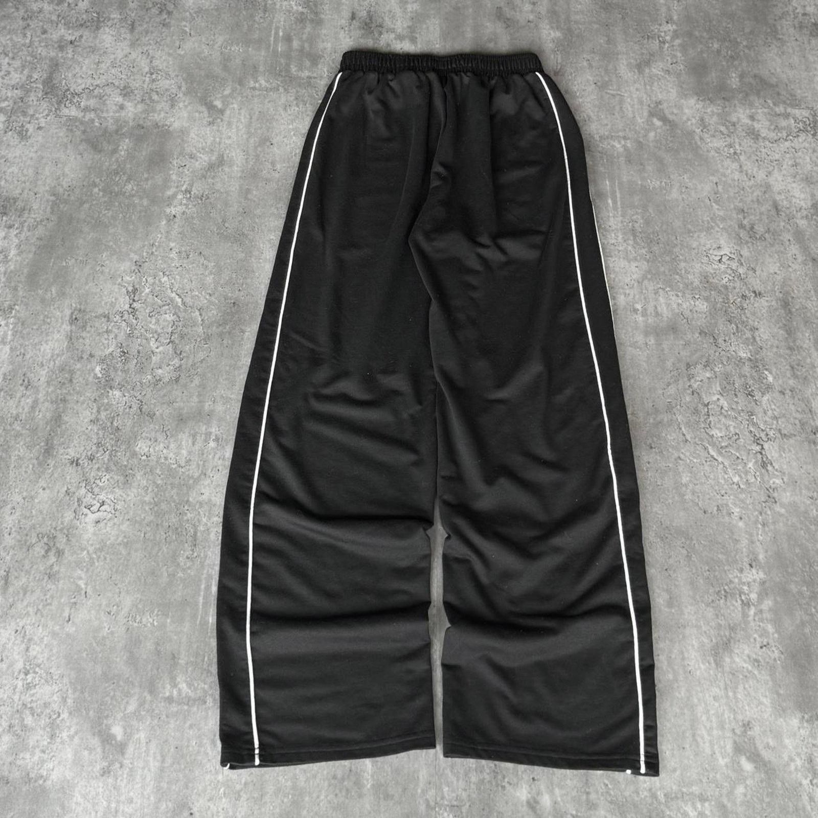 Japanese Brand × Vintage Vintage Y2K Black & White Grunge Opium Essential Sweatpants Size US 26 / EU 42 - 2 Thumbnail