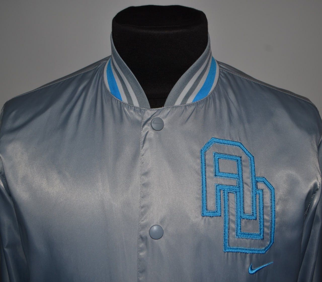 Nike × Vintage Vintage Nike Mens AD Varsity Jacket Satin Gray Size M Size US M / EU 48-50 / 2 - 2 Thumbnail