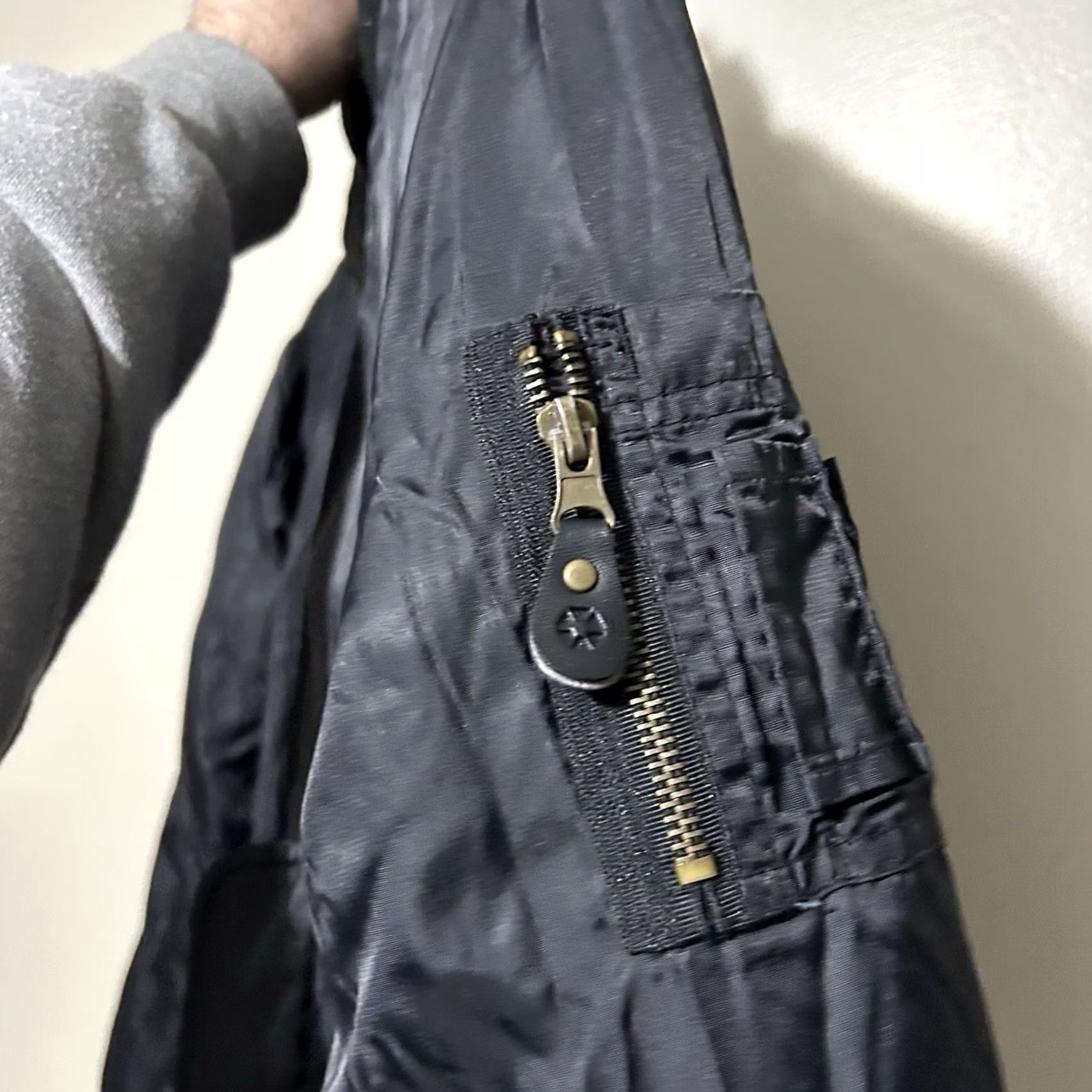 Southpole VINTAGE Southpole Quilt ed Nylon Reversible Jacket Women M Black Bomber Jacket Quilted 2000s Y2K Womens Size M / US 6-8 / IT 42-44 - 5 Thumbnail