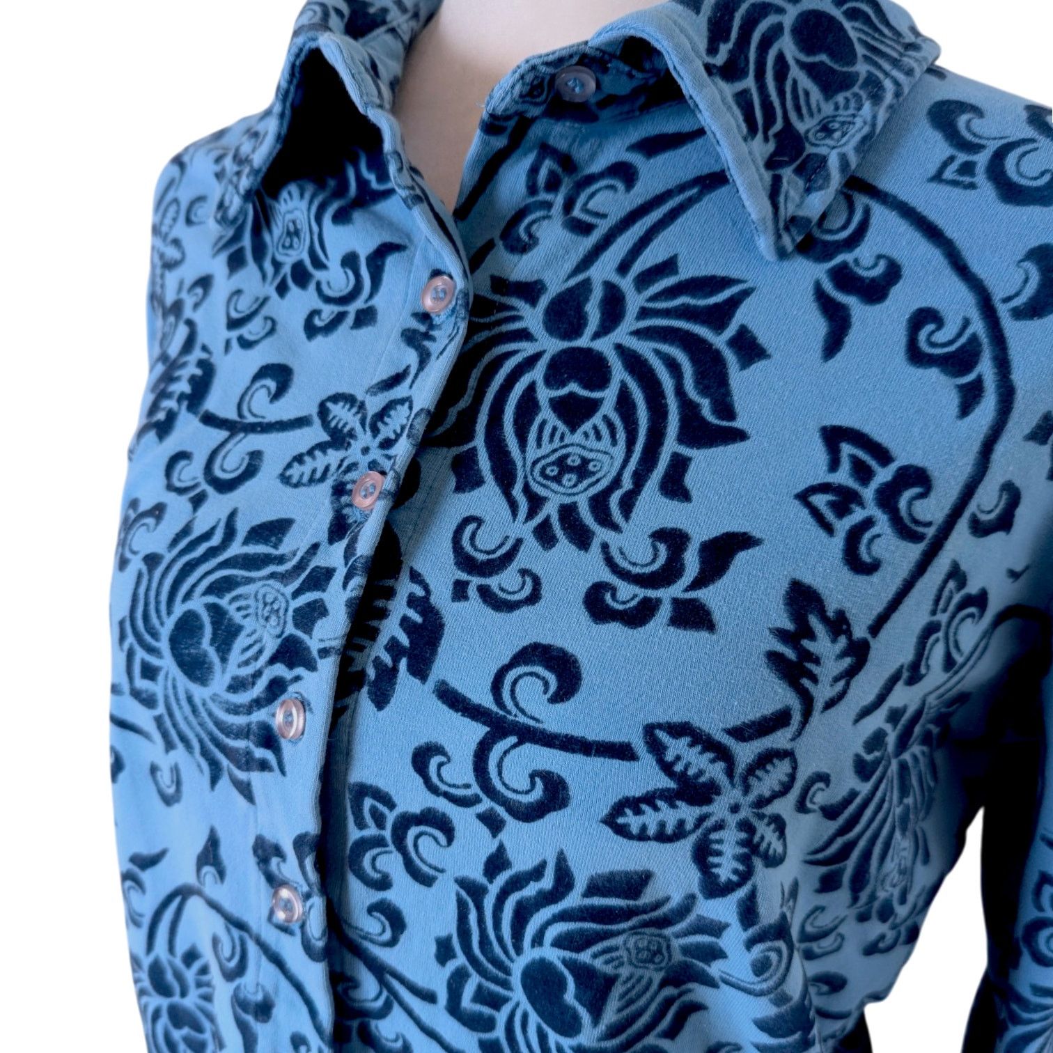 Soft Surroundings Soft Surroundings Blue Velvet Embossed Button Down Medium Size M / US 6-8 / IT 42-44 - 4 Thumbnail
