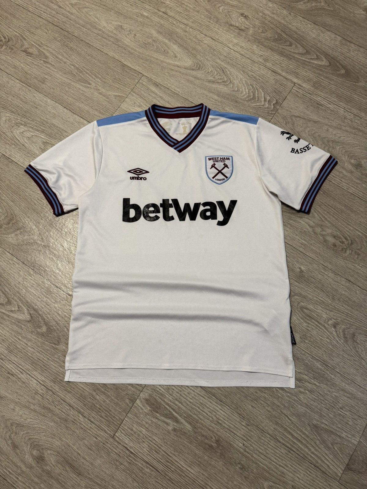 Umbro 🔷Umbro West Ham United 2019/20 Soccer jersey🔷 Size US M / EU 48-50 / 2 - 1 Thumbnail