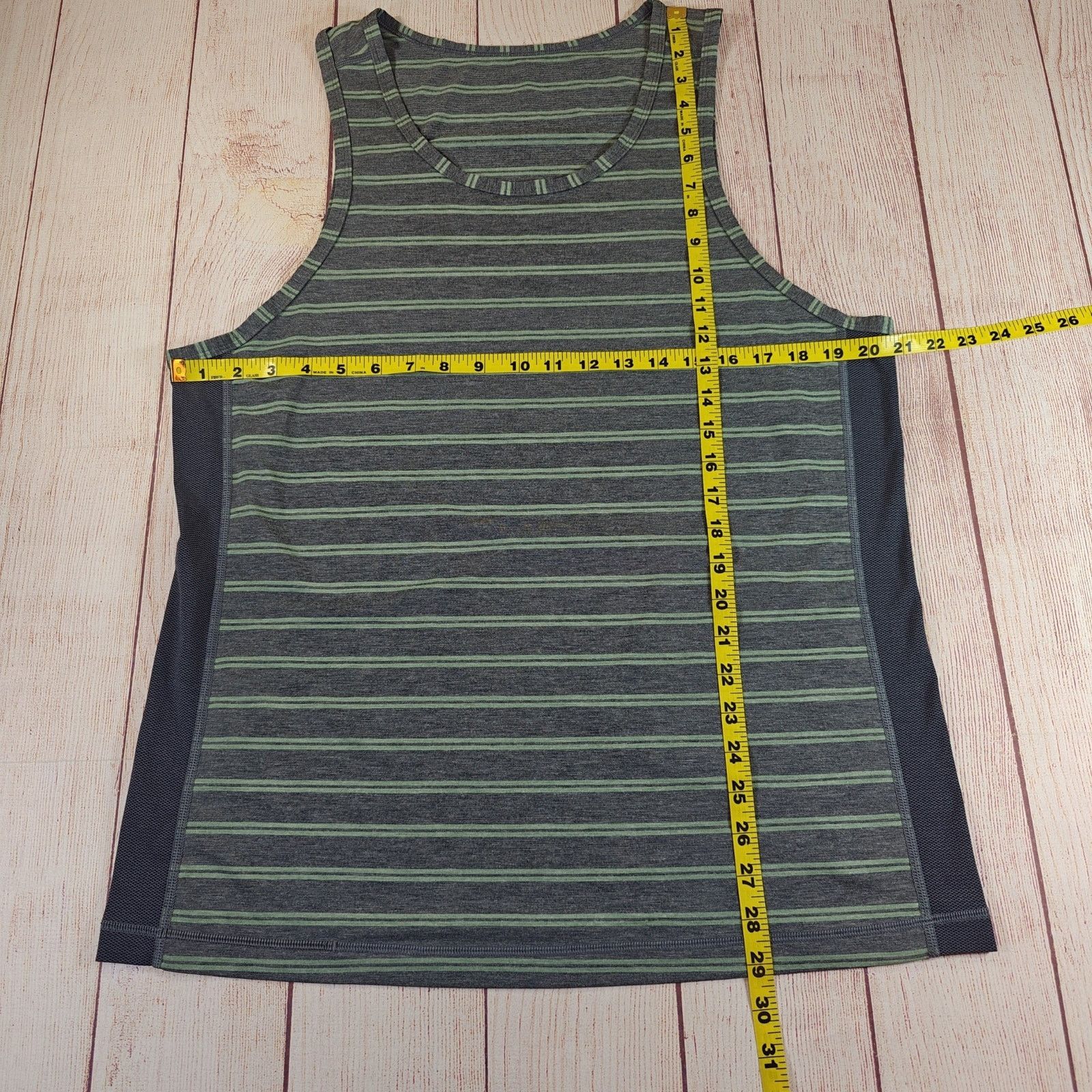 Lululemon Lululemon T.H.E. Tank sz L Size US L / EU 52-54 / 3 - 4 Thumbnail