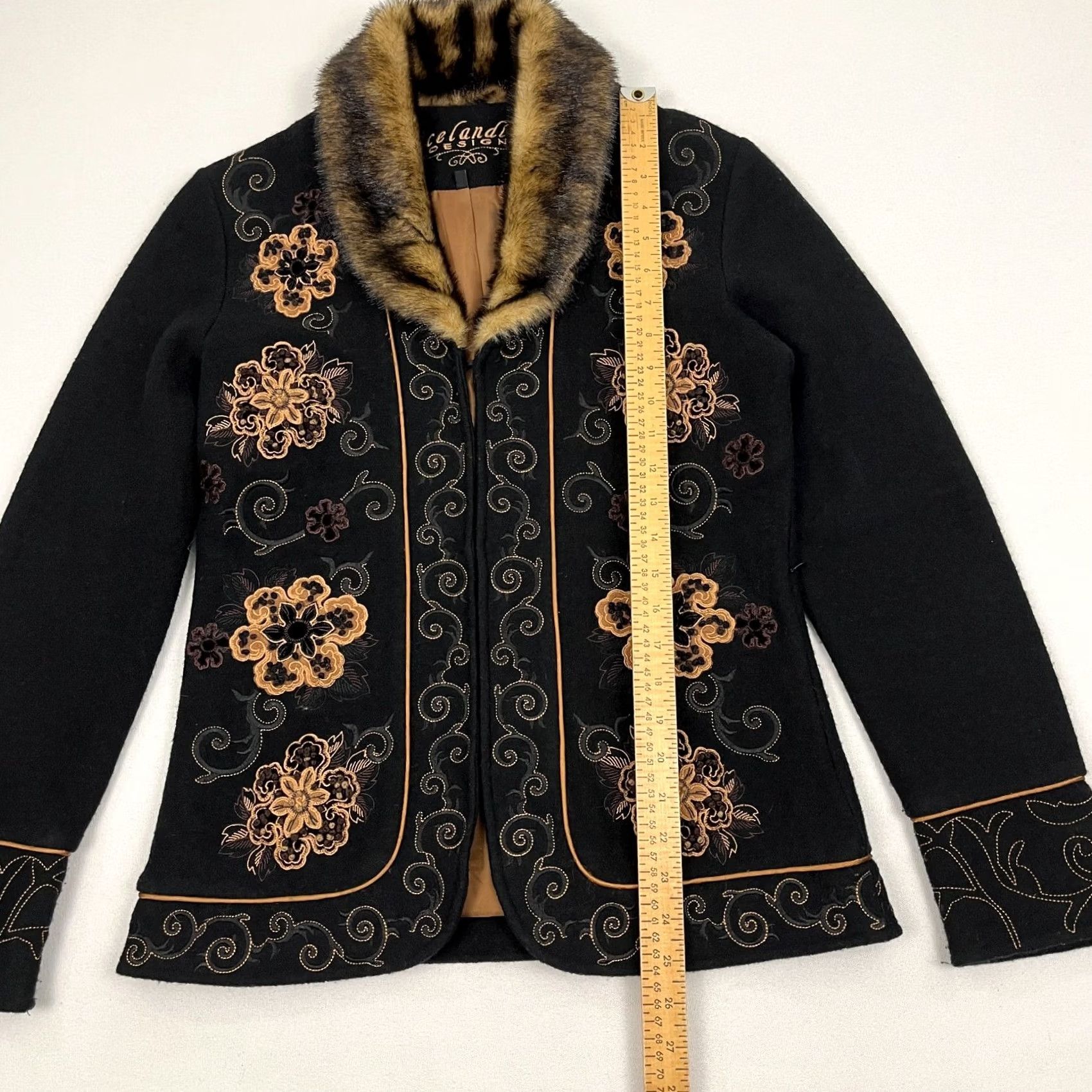 Vintage Icelandic Design Jacket Womens S Black Floral Embroidered Wool Faux Fur Collar Size S / US 4 / IT 40 - 4 Thumbnail