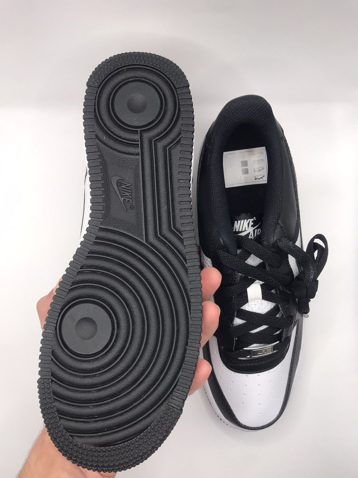 Nike Nike Air Force 1 “Black&White” Size US 7 / EU 40 - 9 Thumbnail