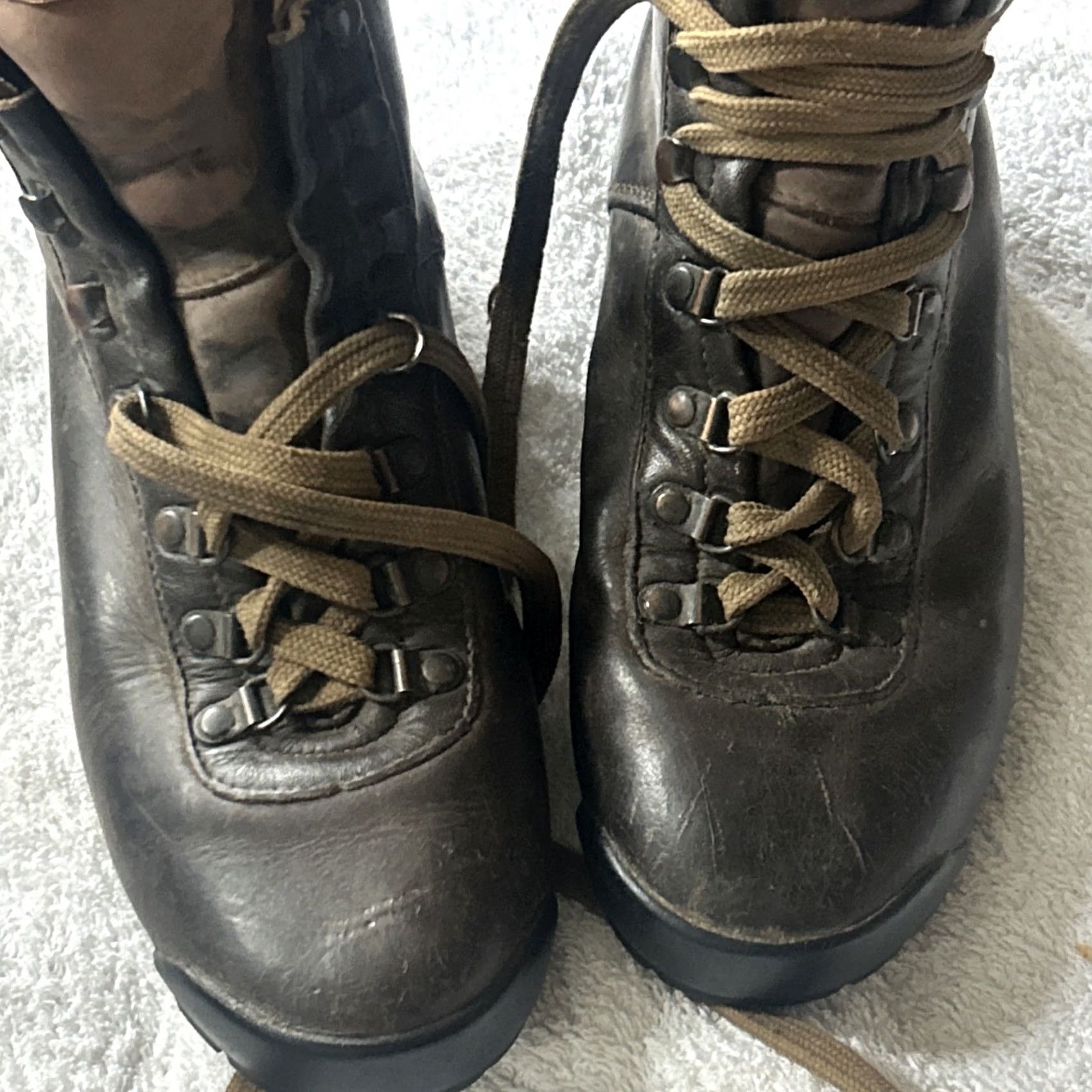 Vibram VINTAGE Raichle Mountaineering Boots Men 8.5 M Women 10.5 M Brown Leather W Vibram Soles Mens Girls Womens Boots Size US 11 / IT 41 - 7 Thumbnail