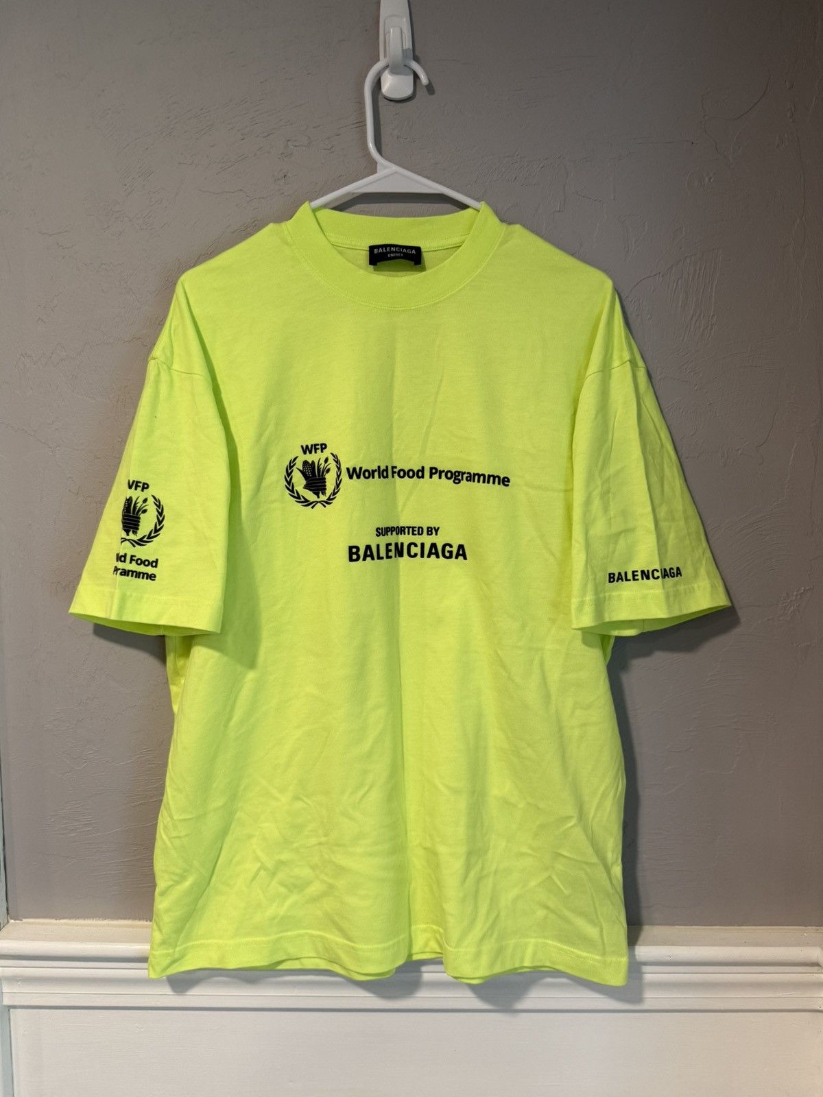BNWT Balenciaga World Food Program WFP neon T-shirt Kanye