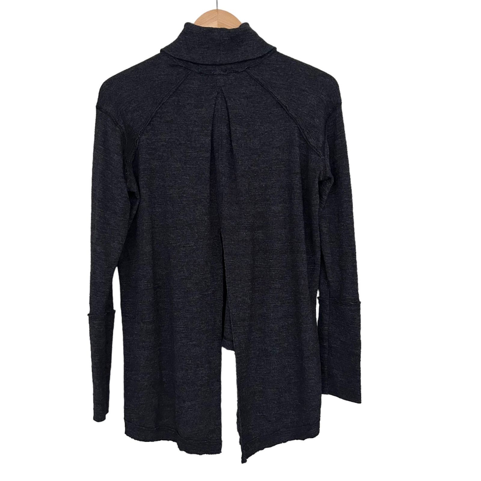 Free People We The Free Charcoal Split Back Turtleneck Sweater Sz S Size S / US 4 / IT 40 - 4 Thumbnail