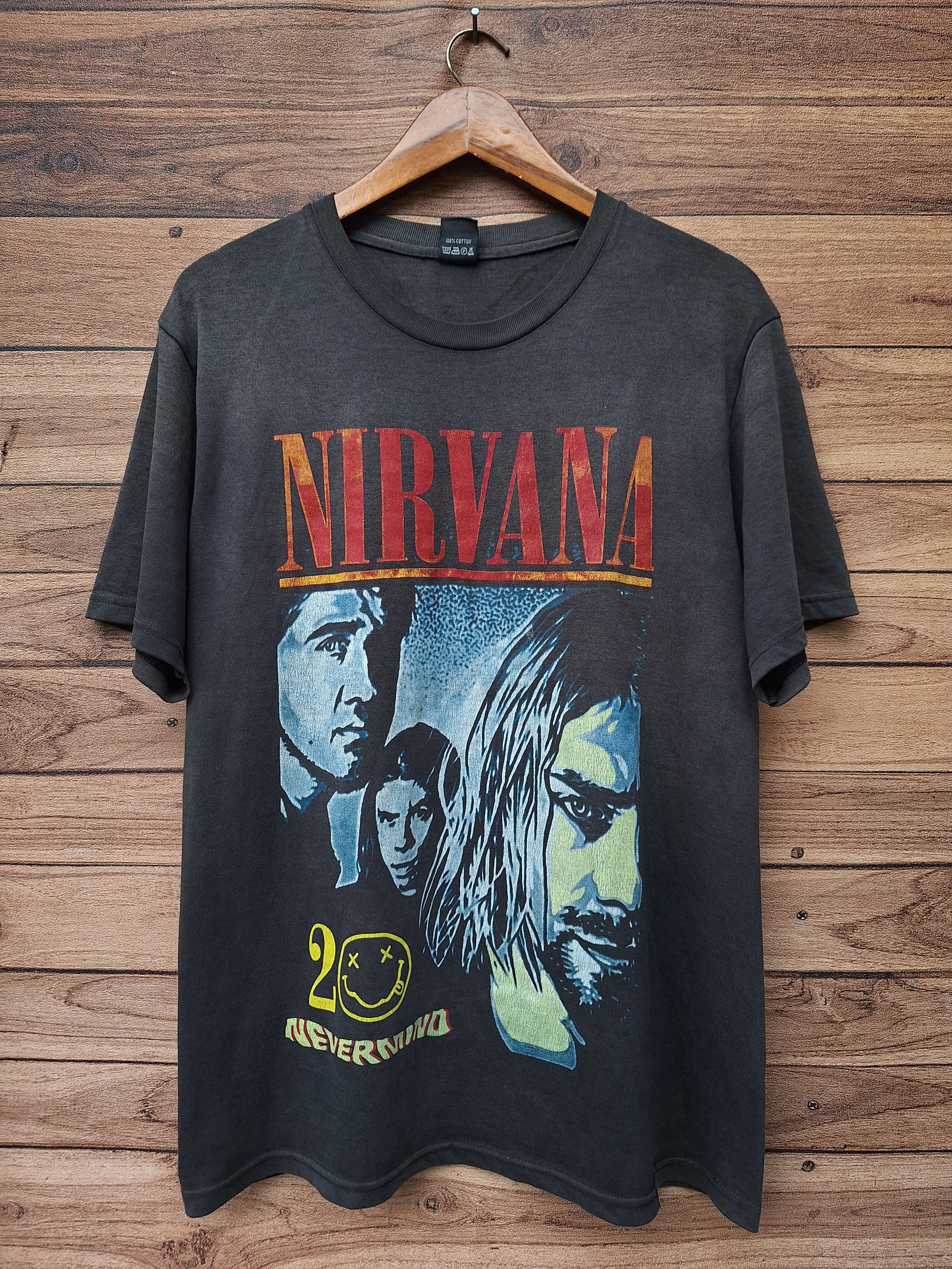 Japanese Brand 🔥RARE🔥 Vintage Nirvana 20th Anniversary nevermind in utero Size US L / EU 52-54 / 3 - 1 Thumbnail