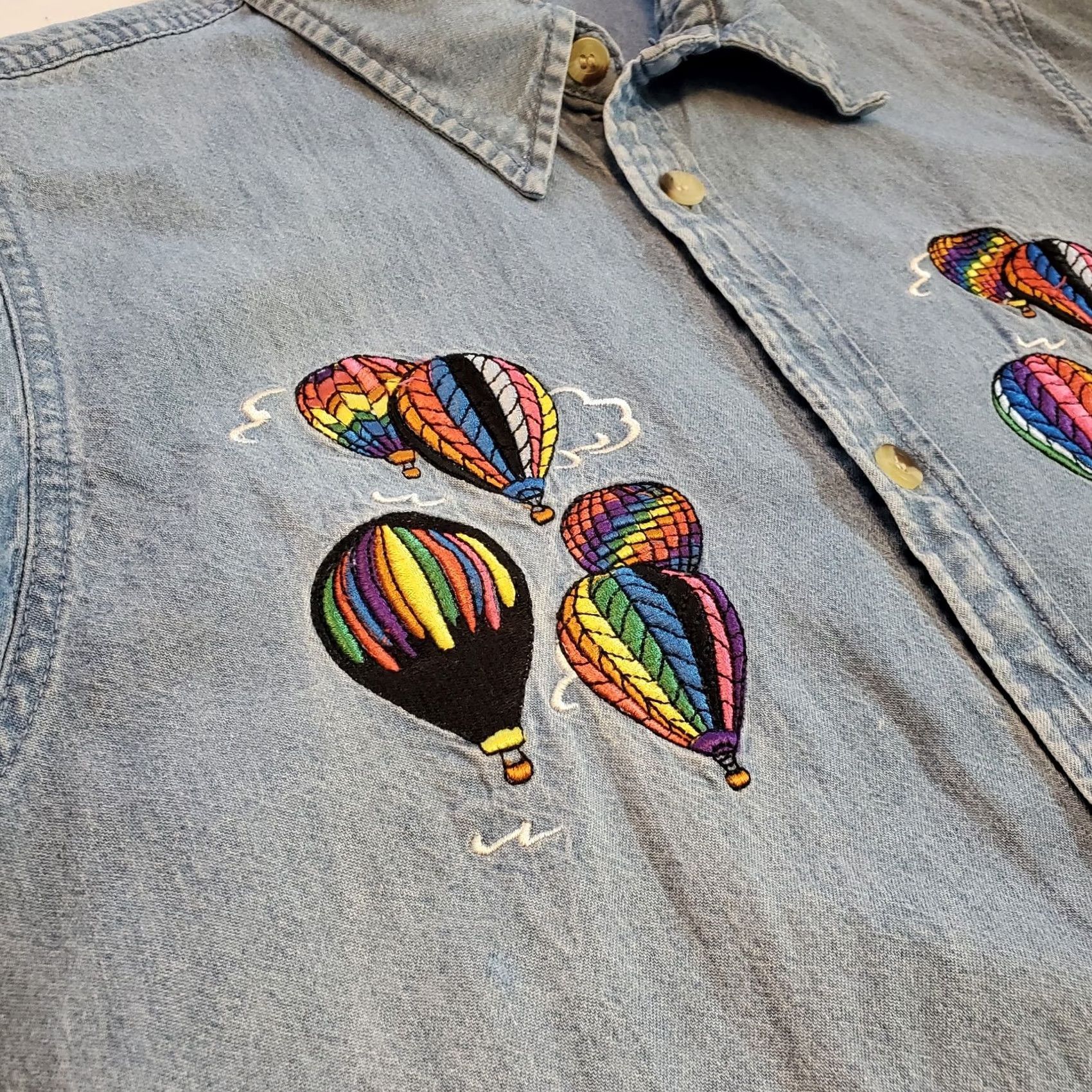 Denime VINTAGE Patrice Designs Denim Shirt Long Sleeve Button-Up Embroidered Hot Air Balloons Blue L Womens 90s Retro Bohemian Casual Easy Care Size L / US 10 / IT 46 - 4 Thumbnail