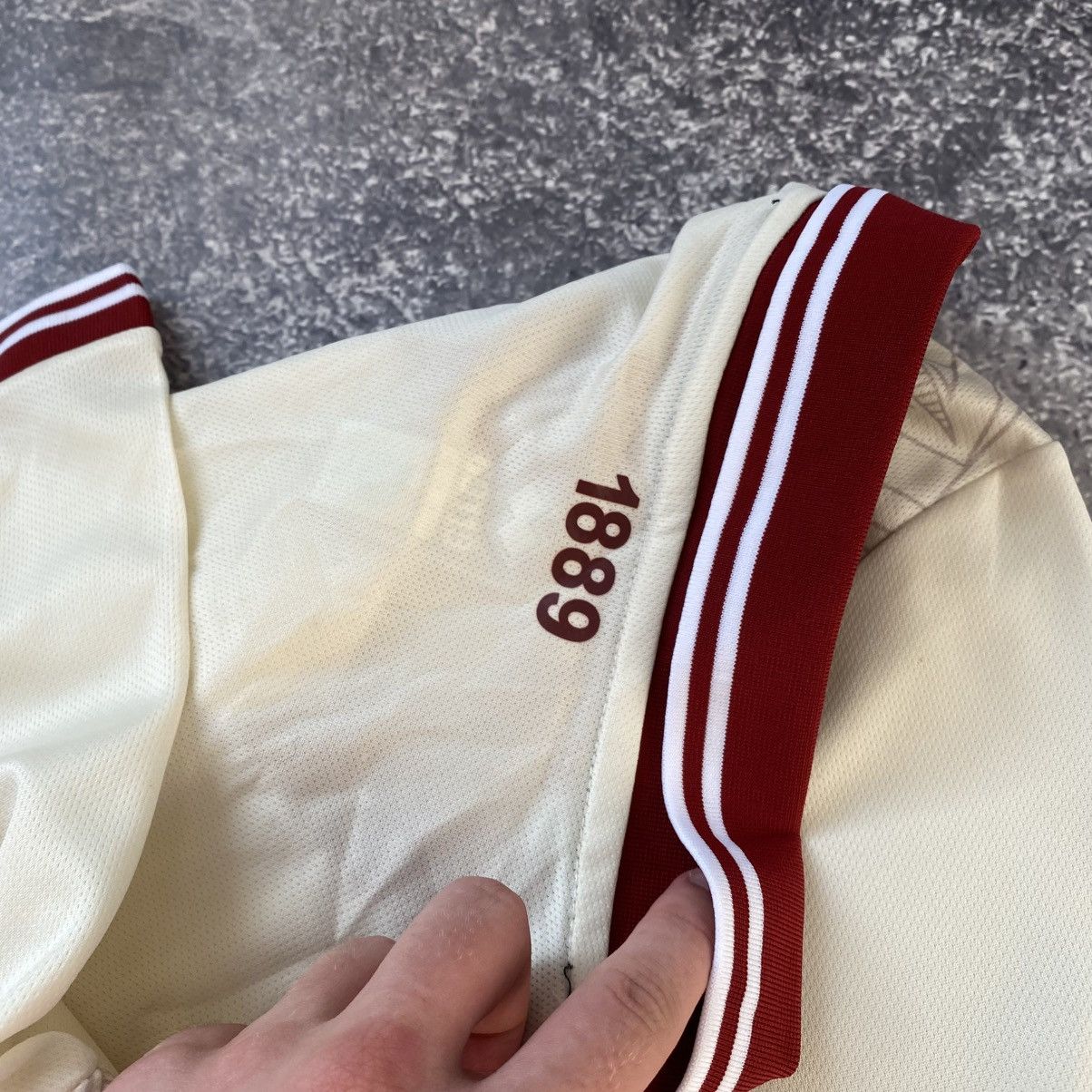 Errea Mens Errea Sheffield United 2024/2025 home soccer jersey Size US S / EU 44-46 / 1 - 9 Thumbnail
