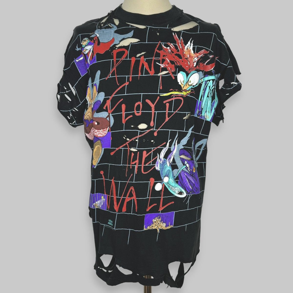 image of Band Tees x Pink Floyd Vintage 1982 Pink Floyd ‘The Wall’ Winterland Aop T Shirt in Black (Size XL)