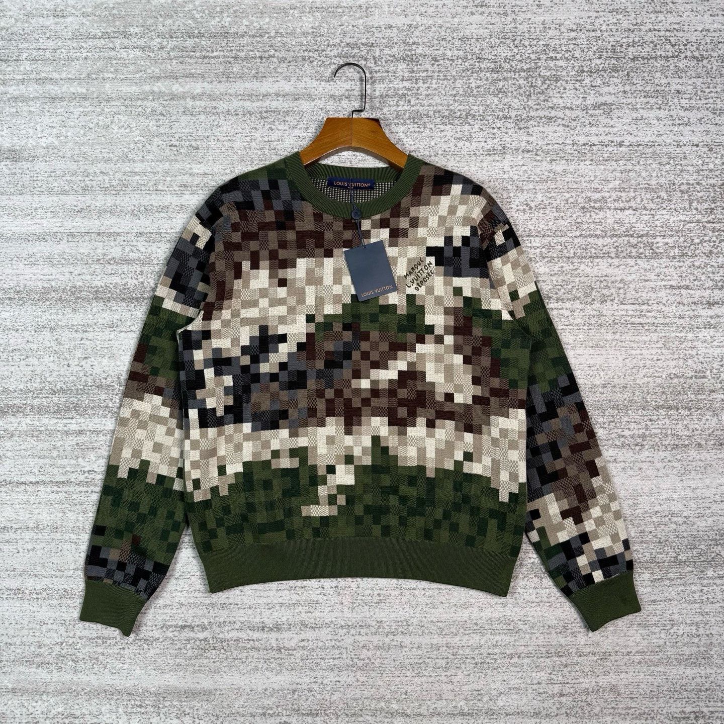 Louis Vuitton Louis Vuitton x Pharrell SS24 Camo Long-Sleeve Size US S / EU 44-46 / 1 - 1 Thumbnail