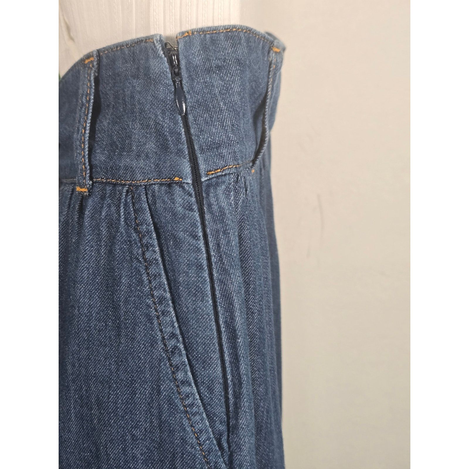 Boden Boden Denim Tiered Skirt Size 10P Size 32" / US 10 / IT 46 - 5 Thumbnail