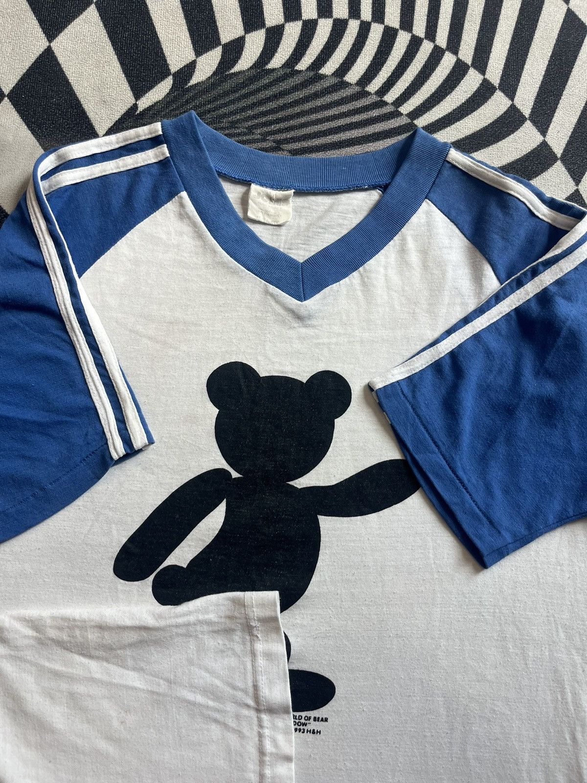 Arts & Science Vtg JOIN THE WORLD OF BEAR “ JAY SHADOW “ 1993’s V-neck Size US XL / EU 56 / 4 - 8 Thumbnail