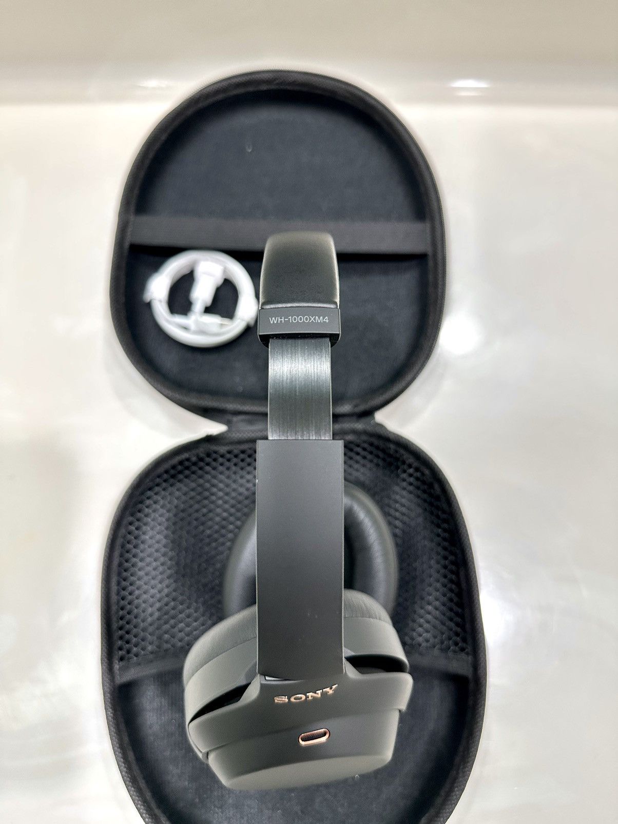 Sony Sony WH1000XM4 Wireless Headphones With a Carrying Case Size US S / EU 44-46 / 1 - 5 Thumbnail