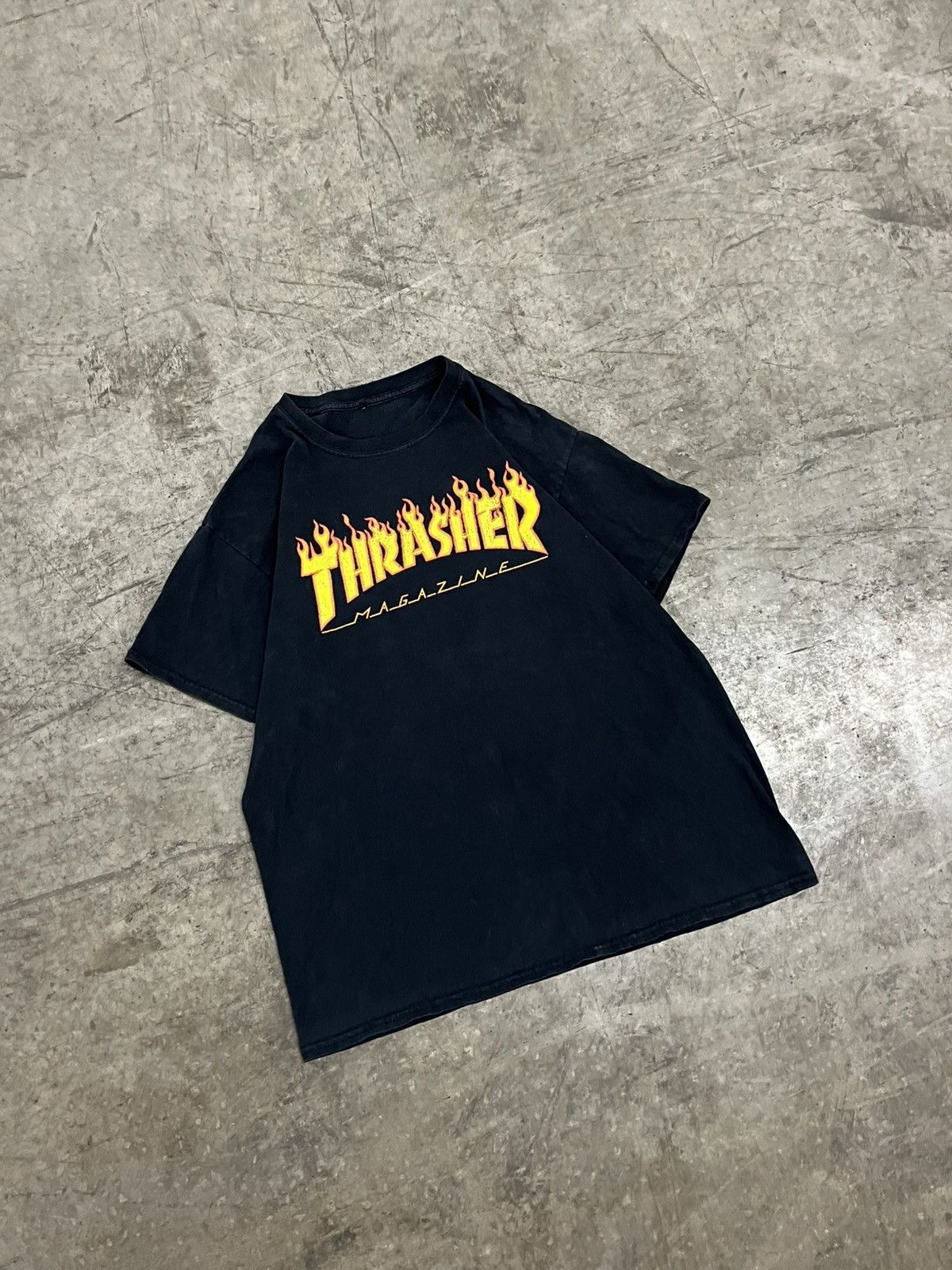 Thrasher × Vintage Thrasher vintage faded graphic tee hype rare skater y2k Size US L / EU 52-54 / 3 - 3 Thumbnail