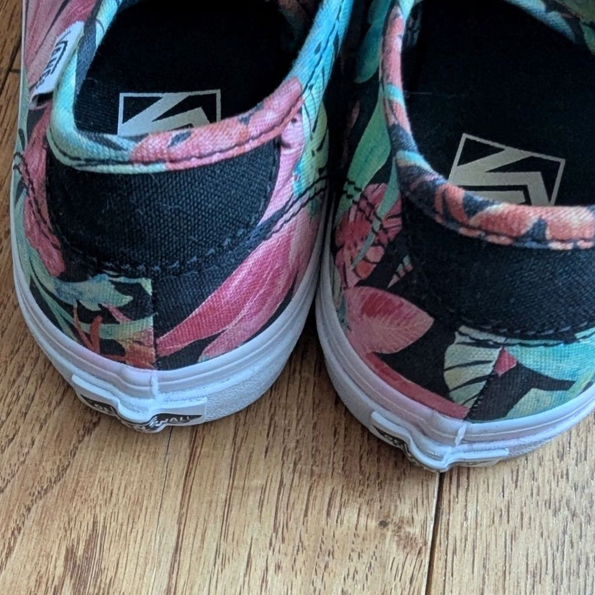 Vans Vans Tropical Floral Print Sneaker Black Pink Hibiscus Canvas Women Casual 6.5 Size US 4 / IT 34 - 6 Thumbnail