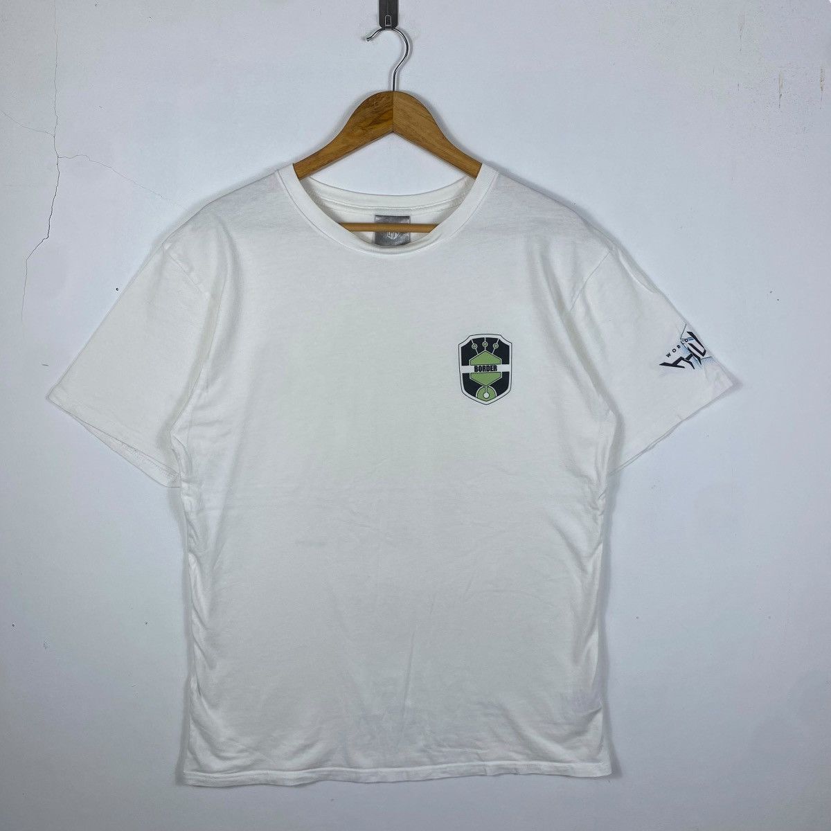 Anime WORLD TRIGGER Osamu Mikumo Anime Graphic Tee Shirt Free Size Size US M / EU 48-50 / 2 - 4 Thumbnail
