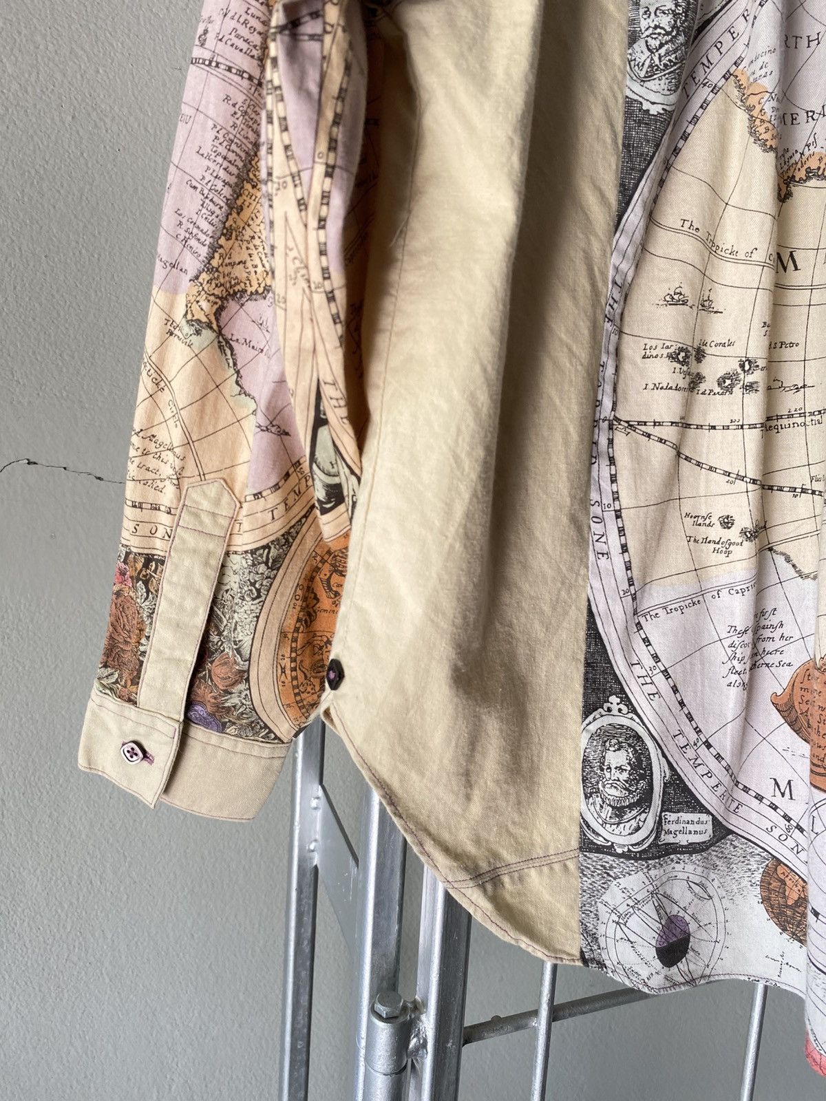 Designer × Japanese Brand × Vintage Vintage Map Print Shirt with Unique Details Size ONE SIZE - 7 Thumbnail