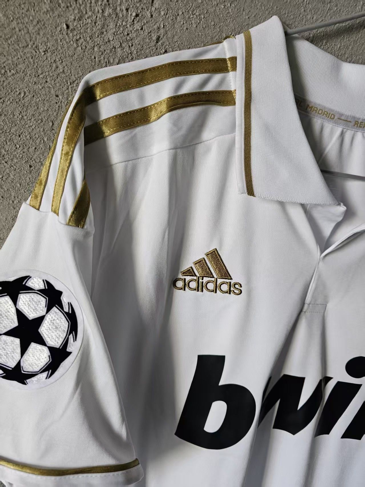 Other 2011 2012 Real Madrid #9 Benzema Jersey Size US L / EU 52-54 / 3 - 3 Thumbnail
