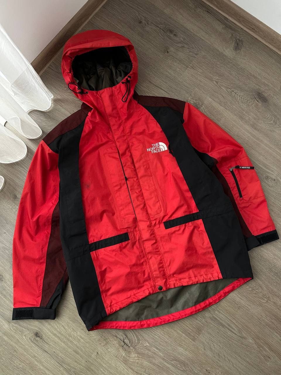 The North Face × Vintage Vintage Outdoor Red Gore-Tex The North Face Jacket Size US L / EU 52-54 / 3 - 5 Thumbnail