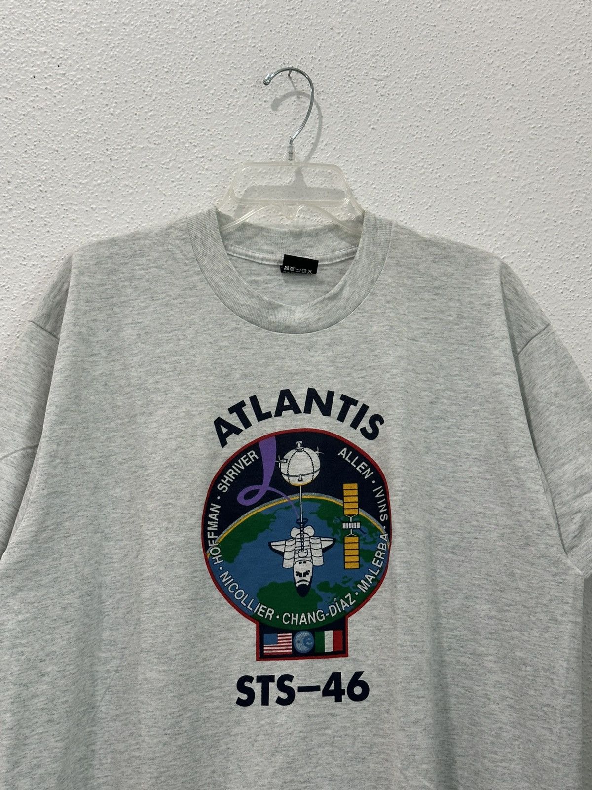 NASA Vintage 90s Deadstock Atlantis STS - 46 Space Tshirt NASA Size US XL / EU 56 / 4 - 2 Thumbnail
