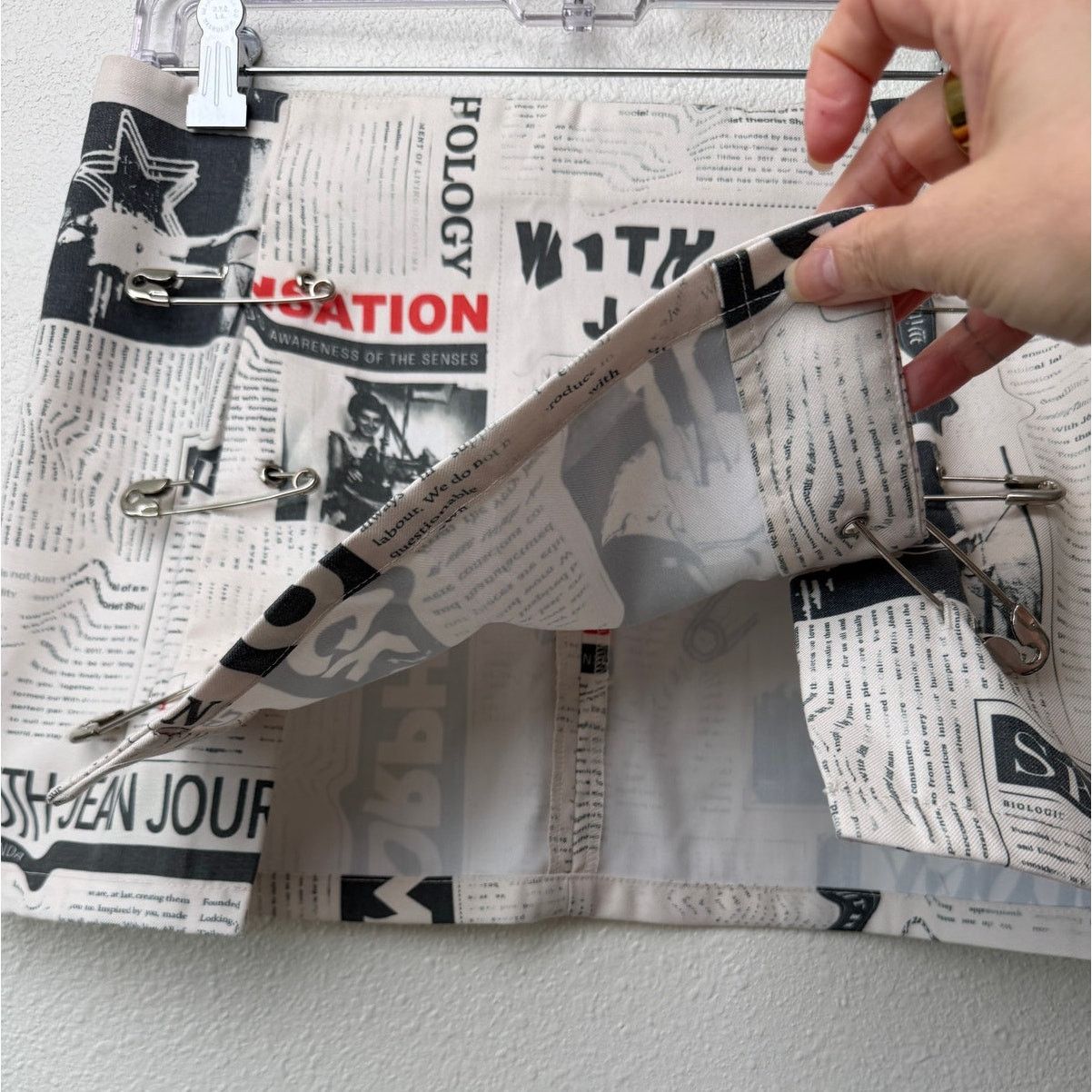 Other With Jéan Ivory Newspaper Print Safety Pin Mini Skirt Size 26" / US 2 / IT 38 - 5 Thumbnail