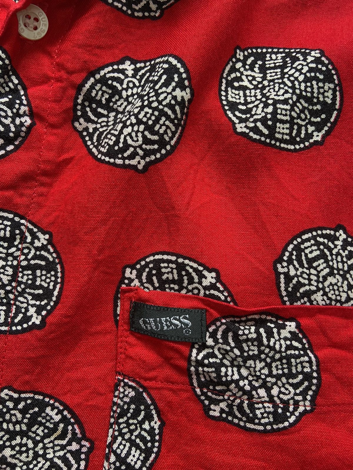 Georges Marciano × Guess Vintage 1980’s Guess Medieval Block Print Rayon Shirt Size US L / EU 52-54 / 3 - 4 Thumbnail
