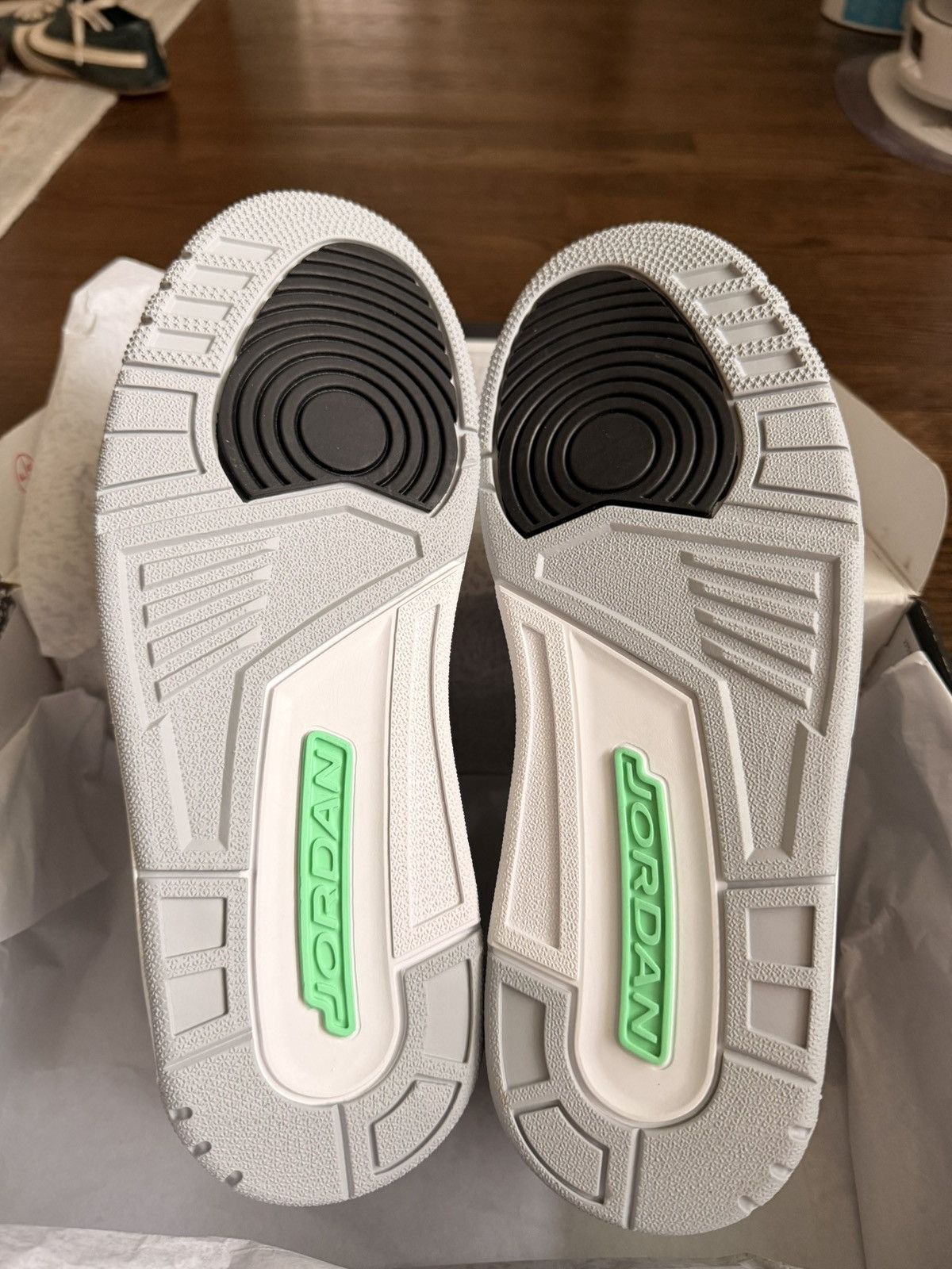 Jordan Brand Air Jordan 3 - RetroGreen Glow Size US 9.5 / EU 42-43 - 8 Thumbnail